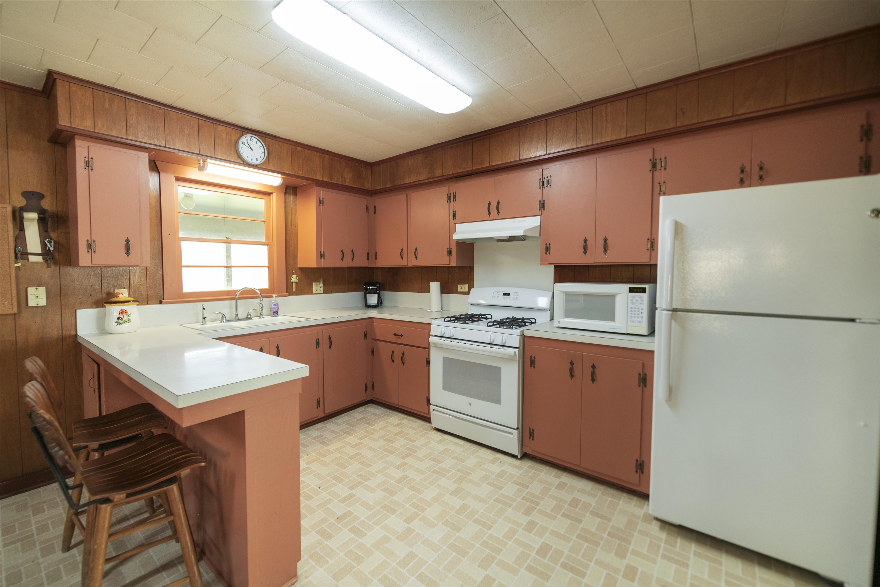 414 Jean St