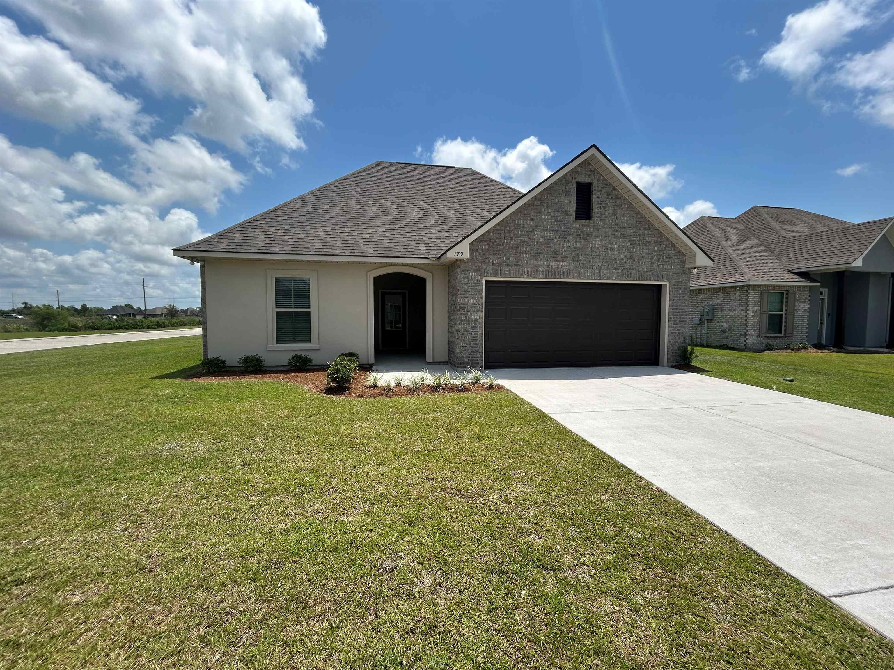 179 Pond Dr