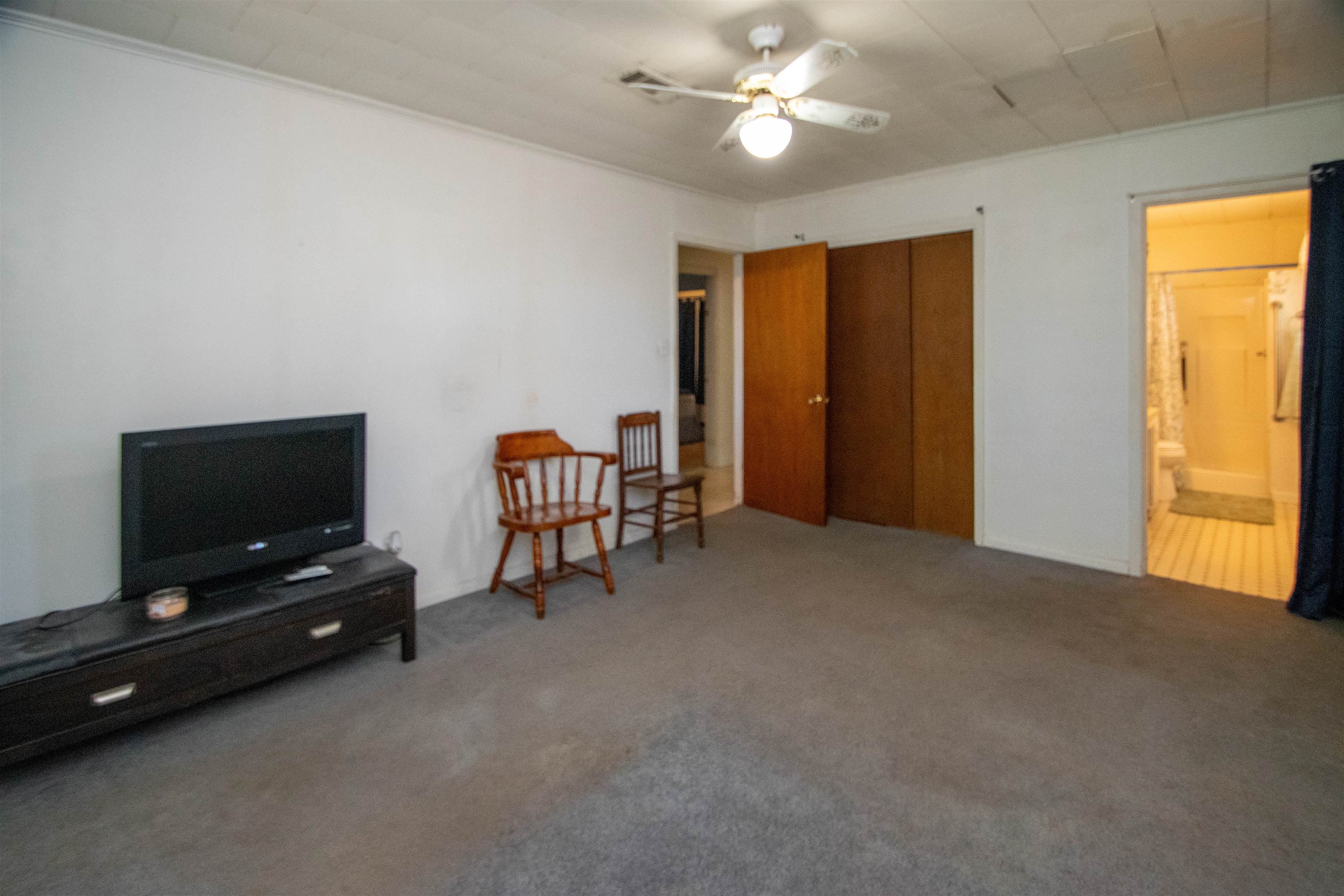1028 Levee Rd