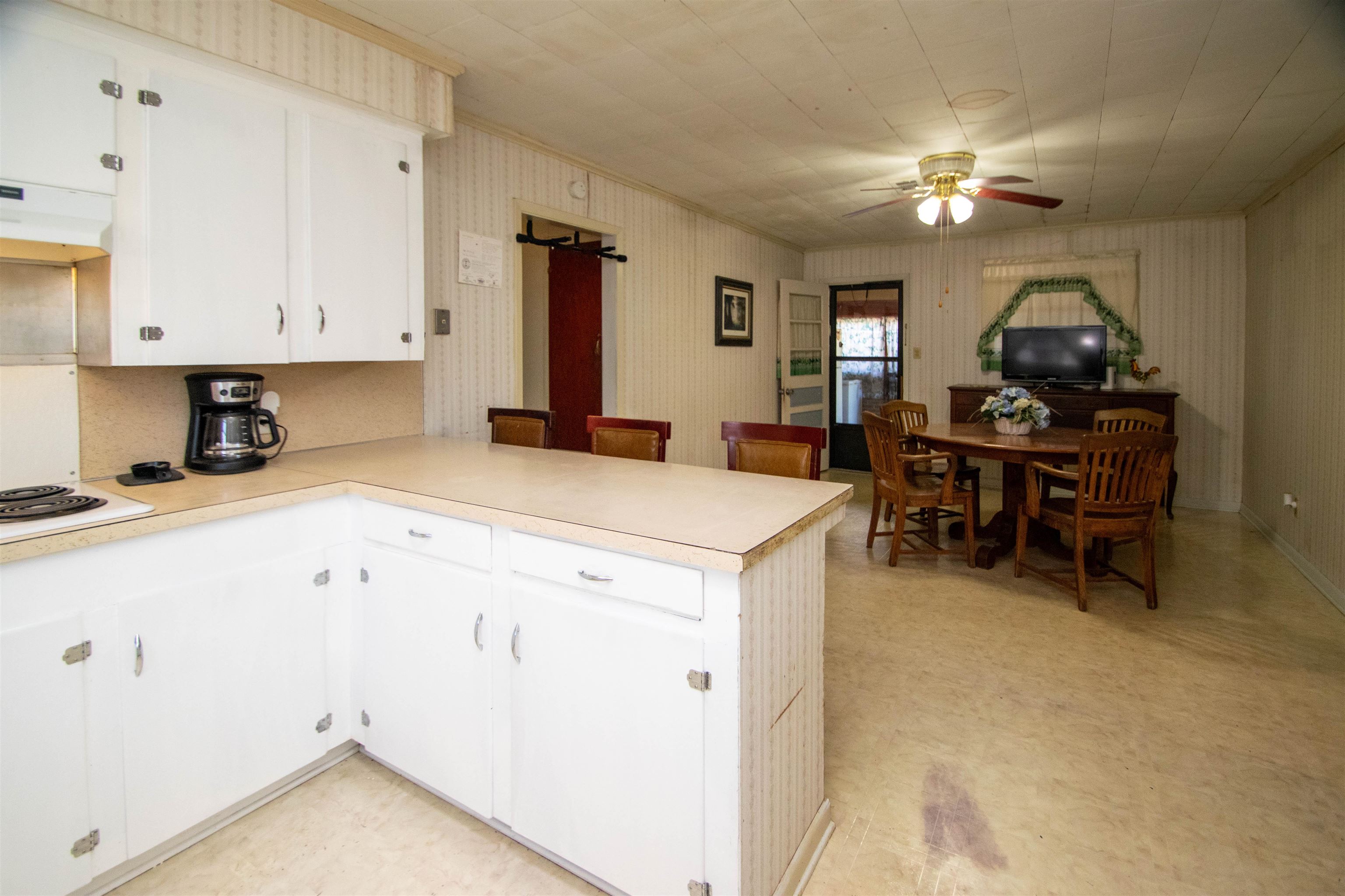1028 Levee Rd