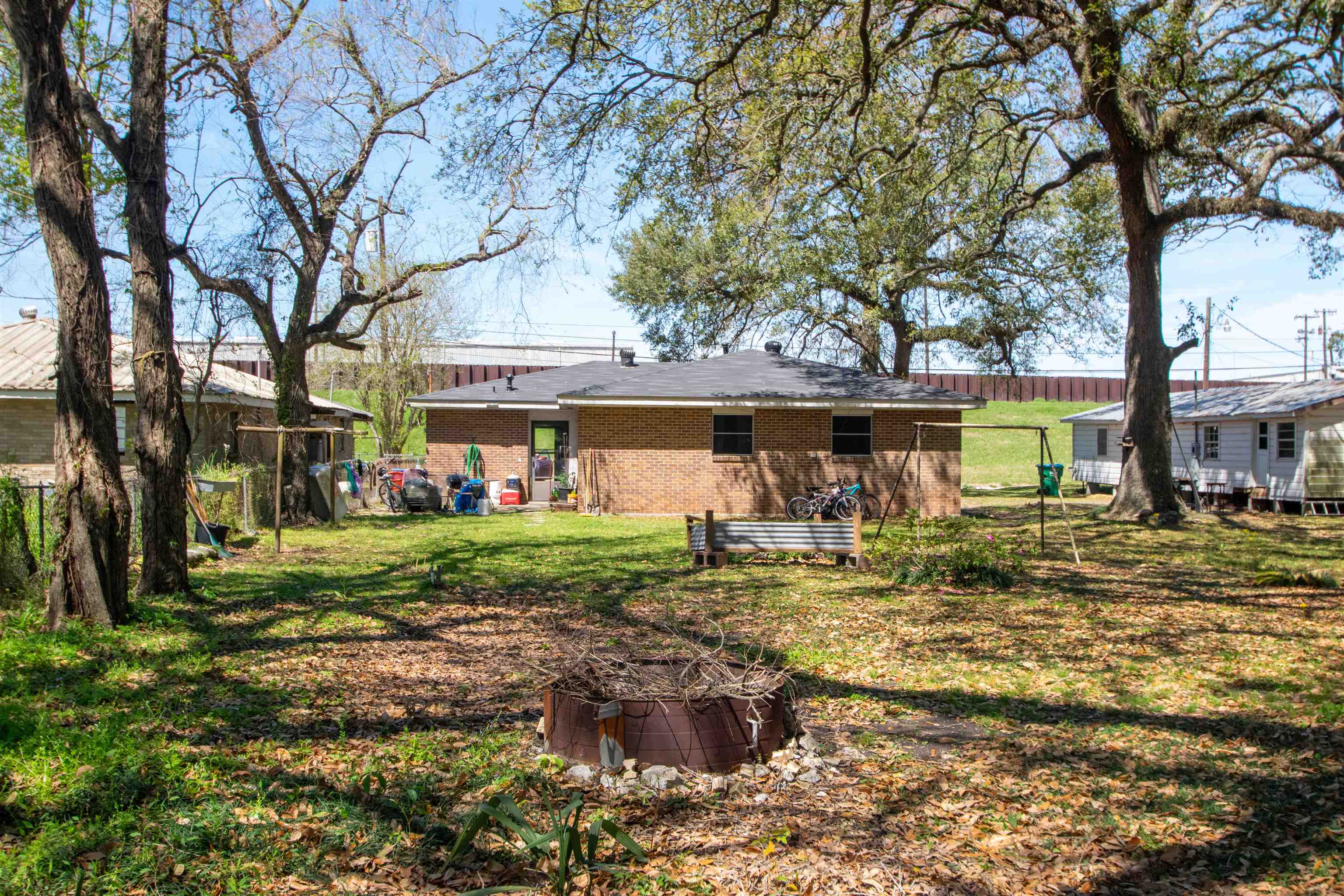 1028 Levee Rd