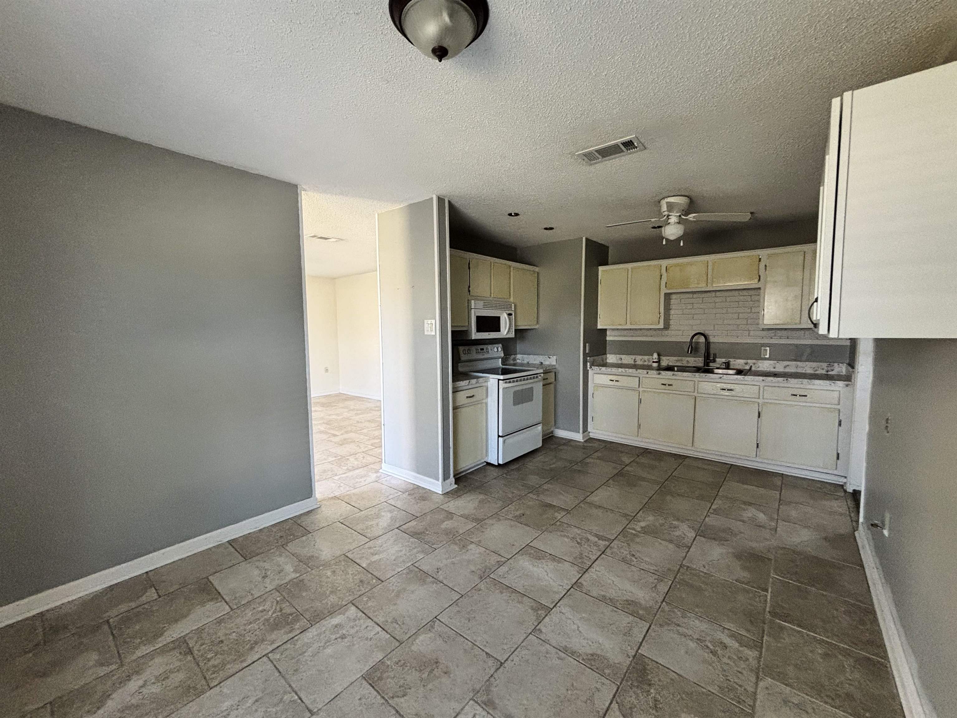 1209 Romy Dr