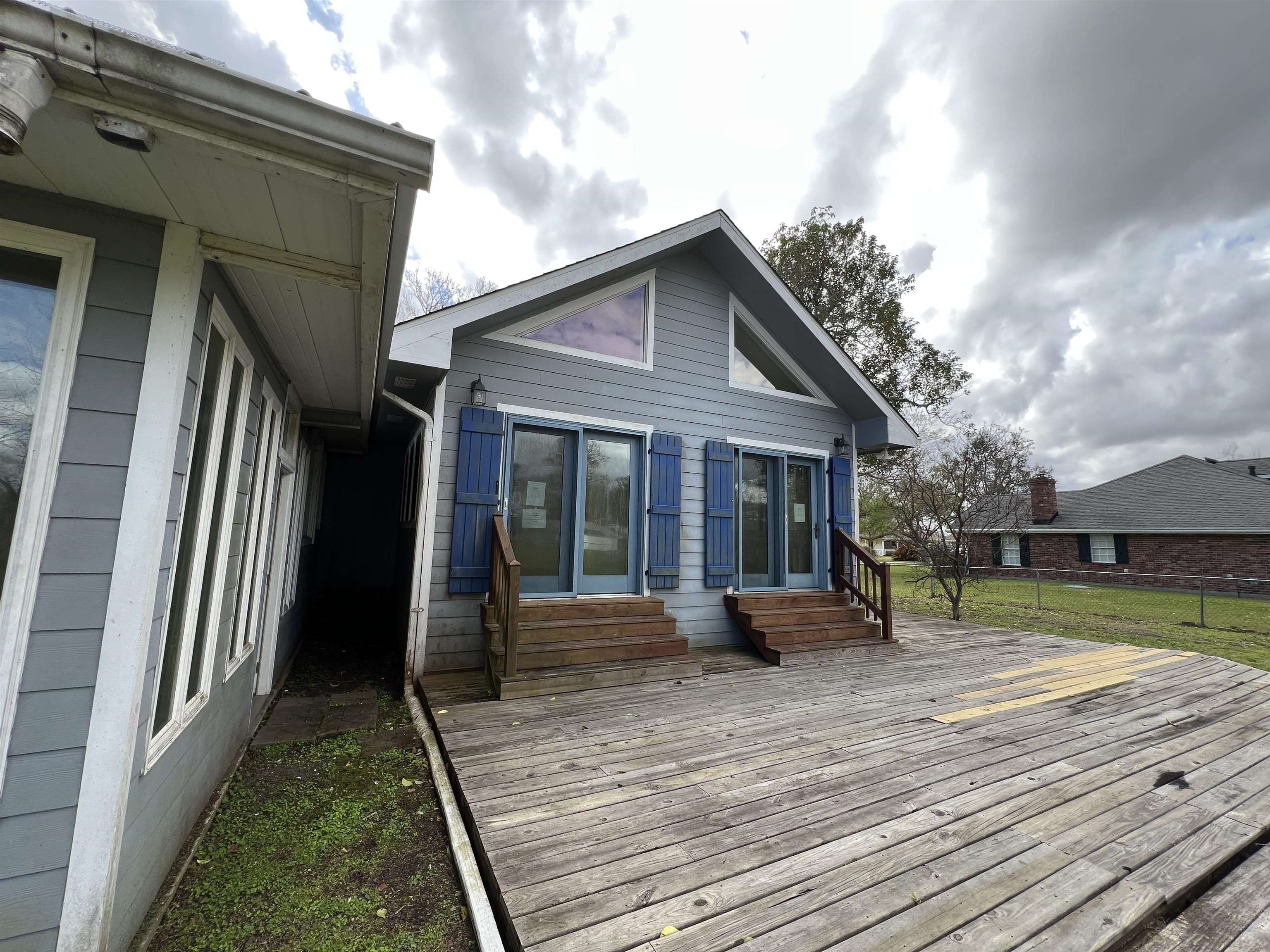 106 Sandalwood Dr