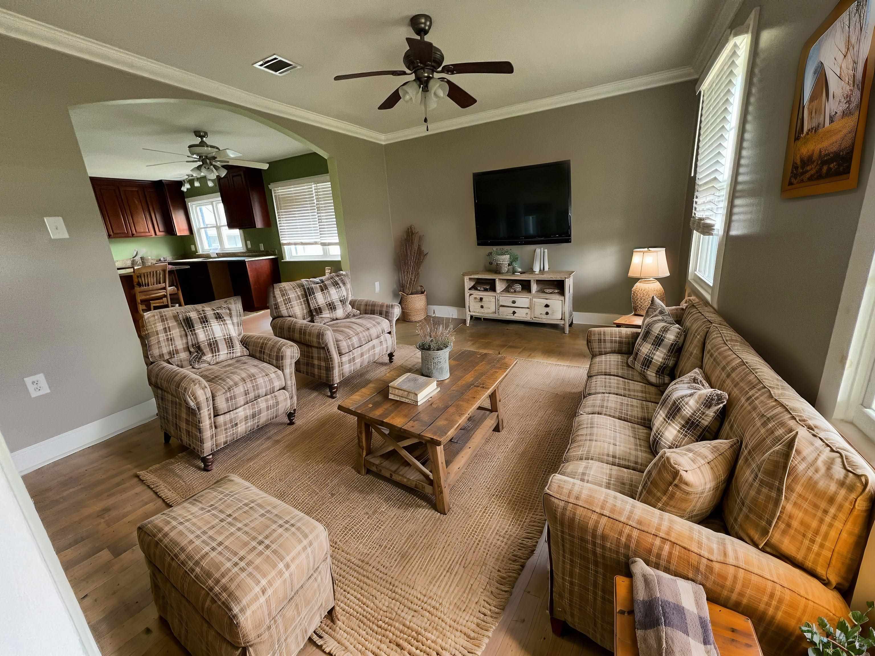 106 Sandalwood Dr