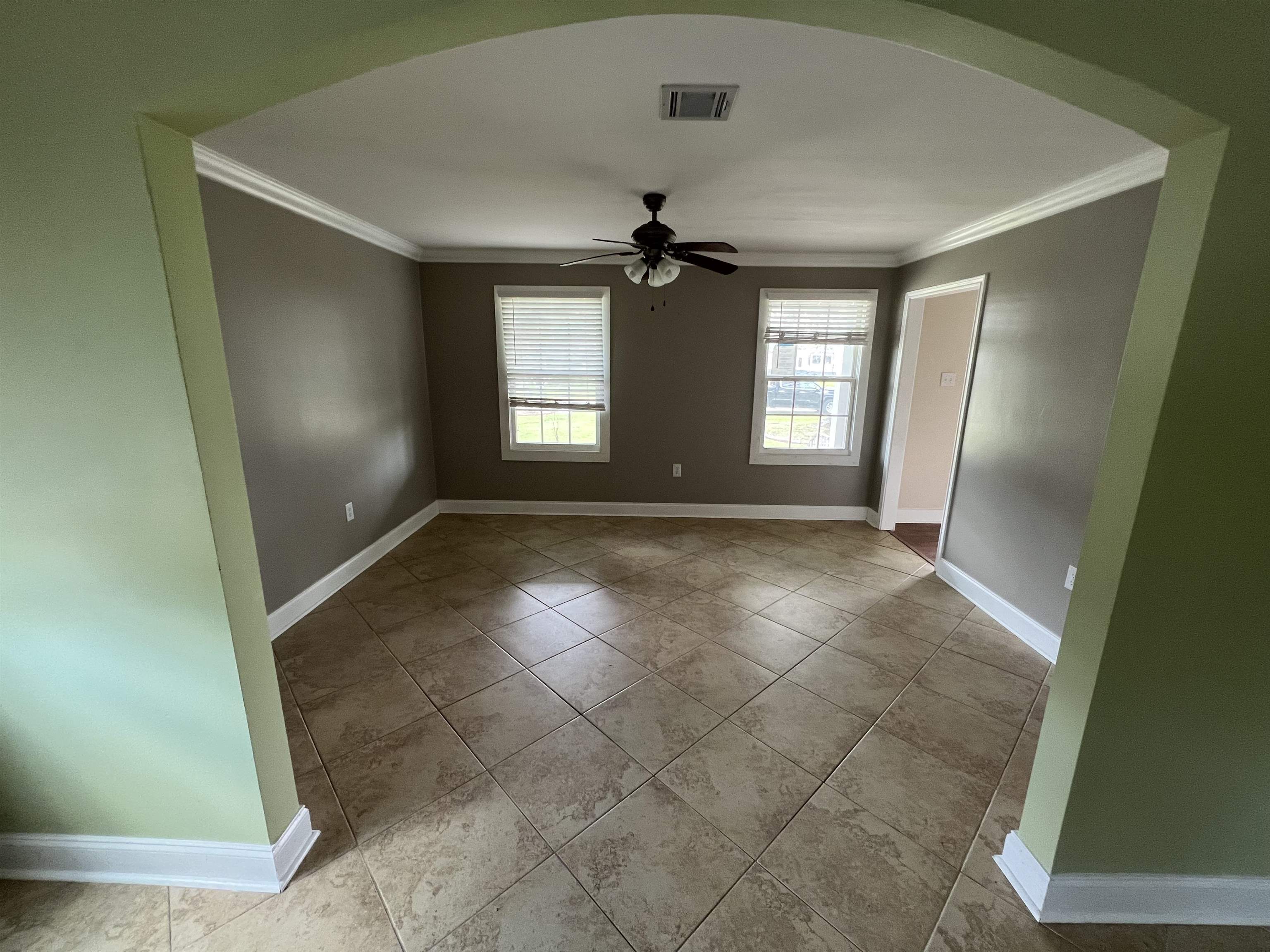 106 Sandalwood Dr