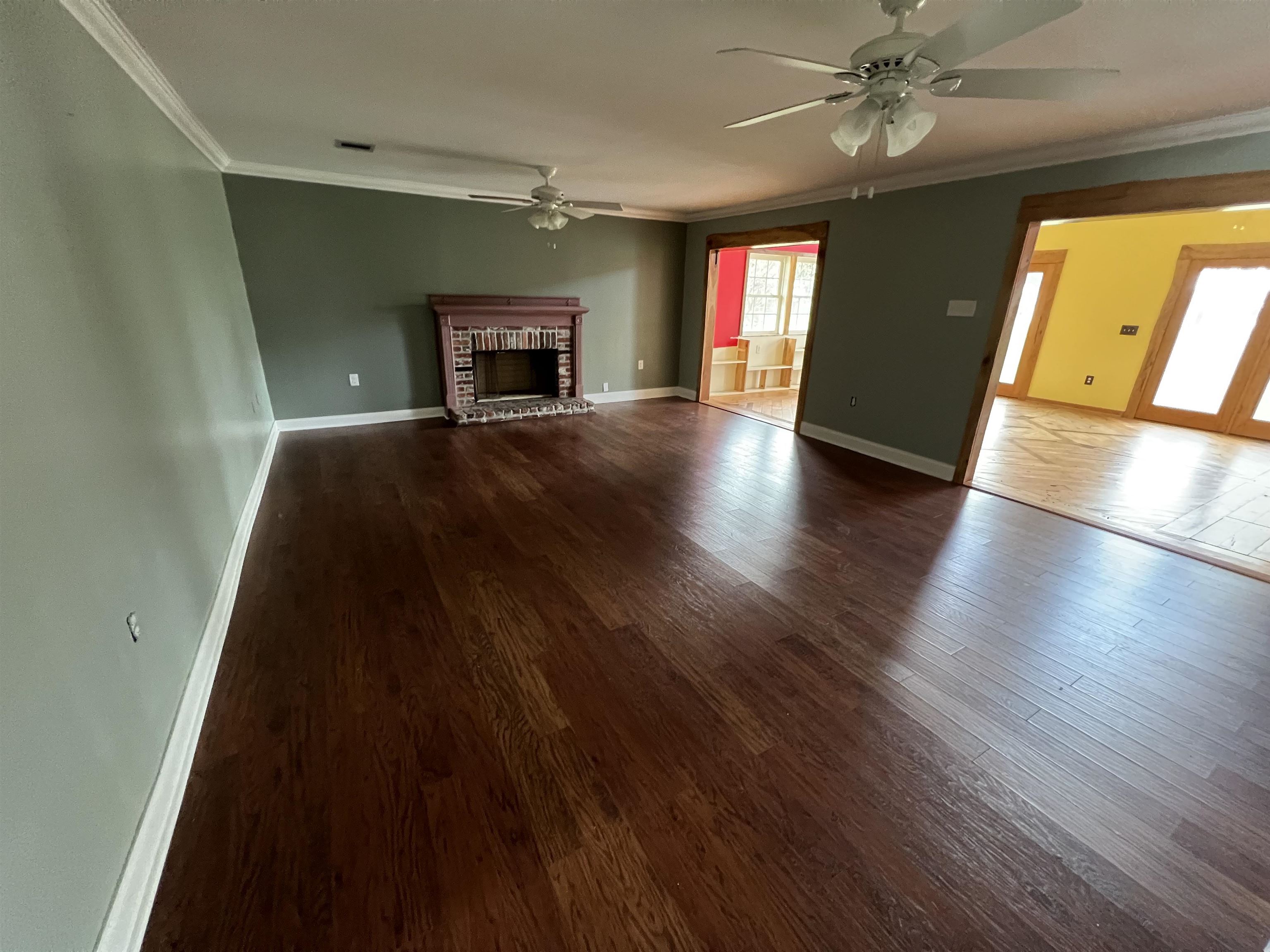 106 Sandalwood Dr
