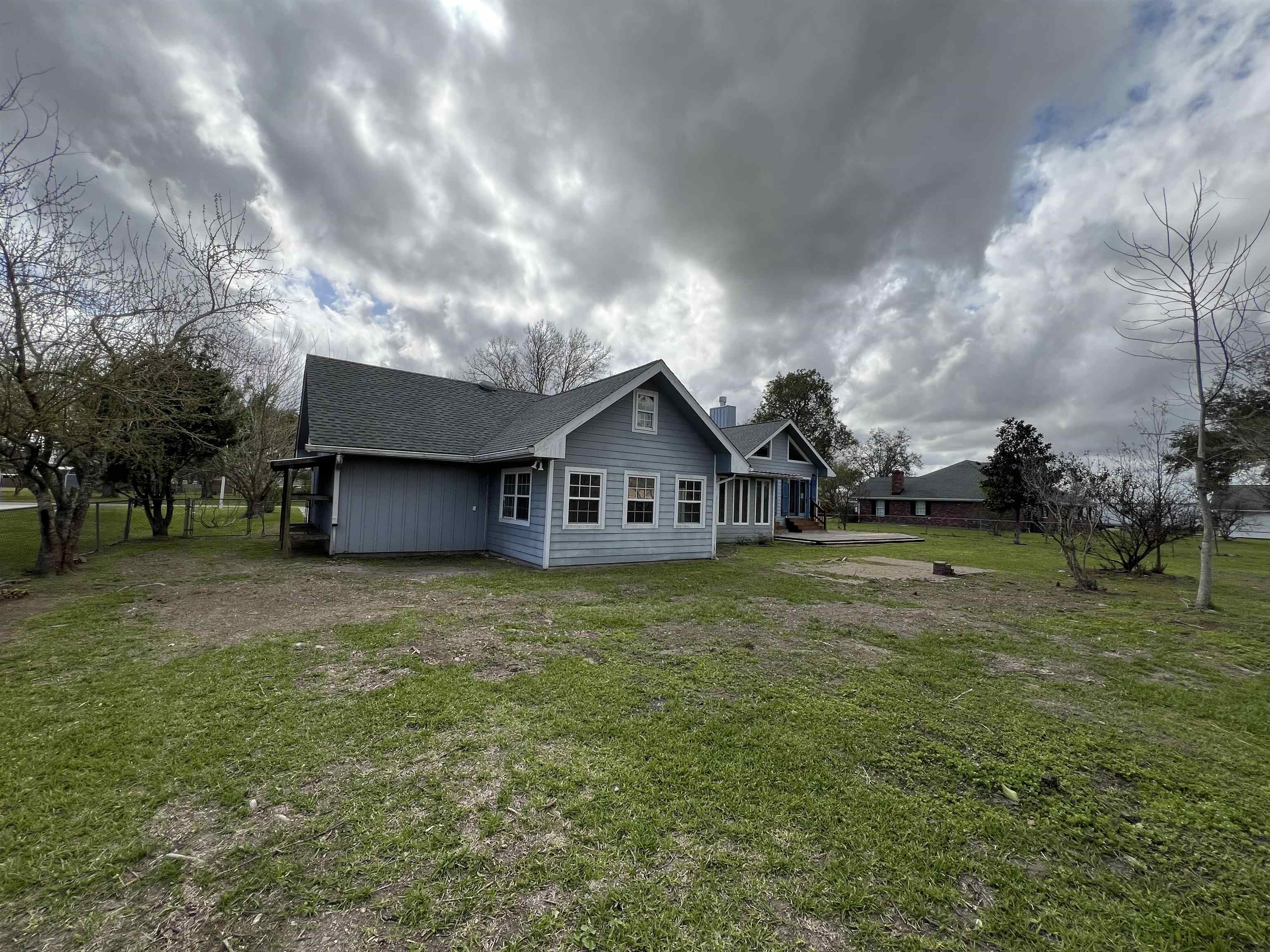 106 Sandalwood Dr