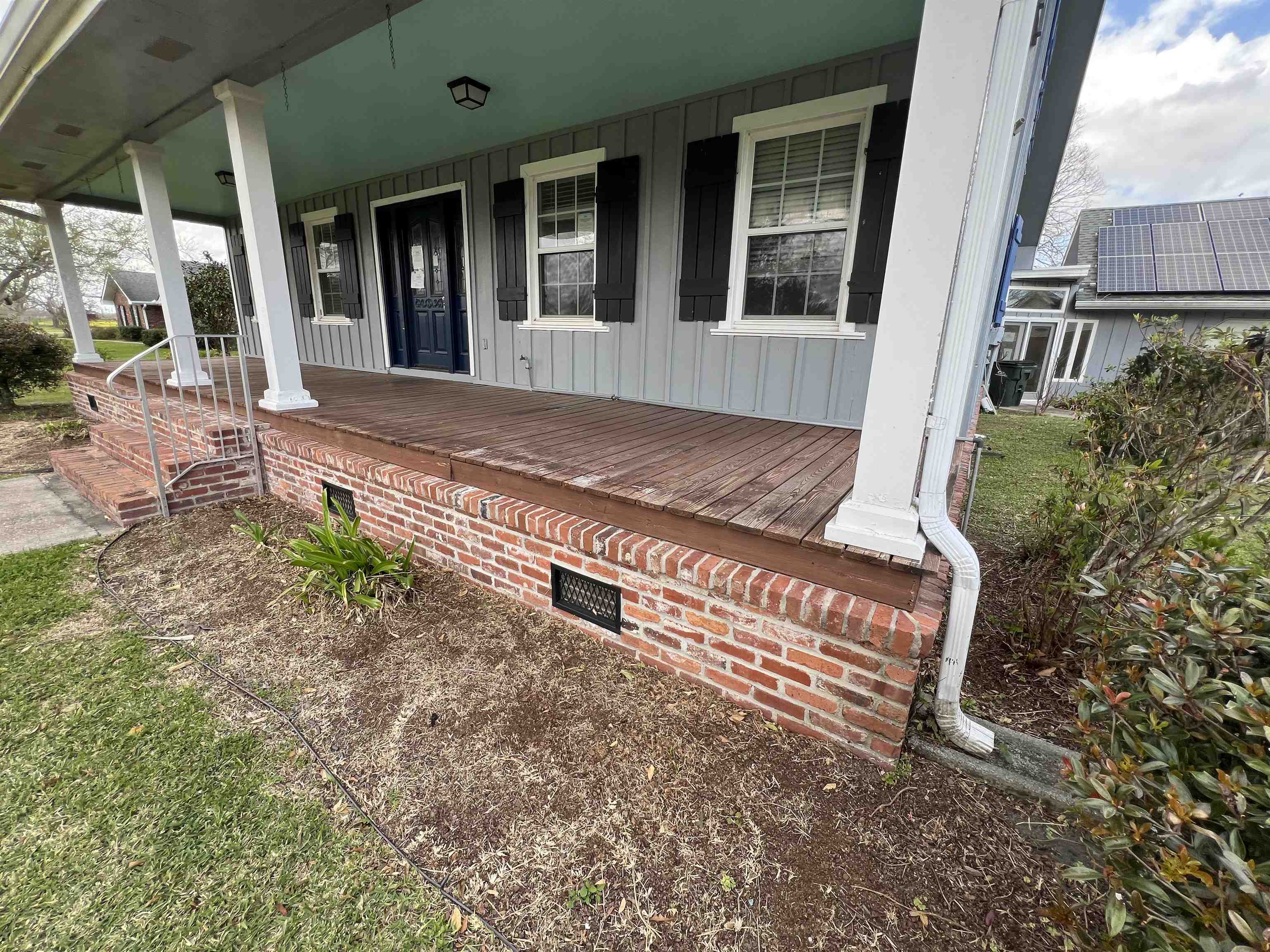 106 Sandalwood Dr
