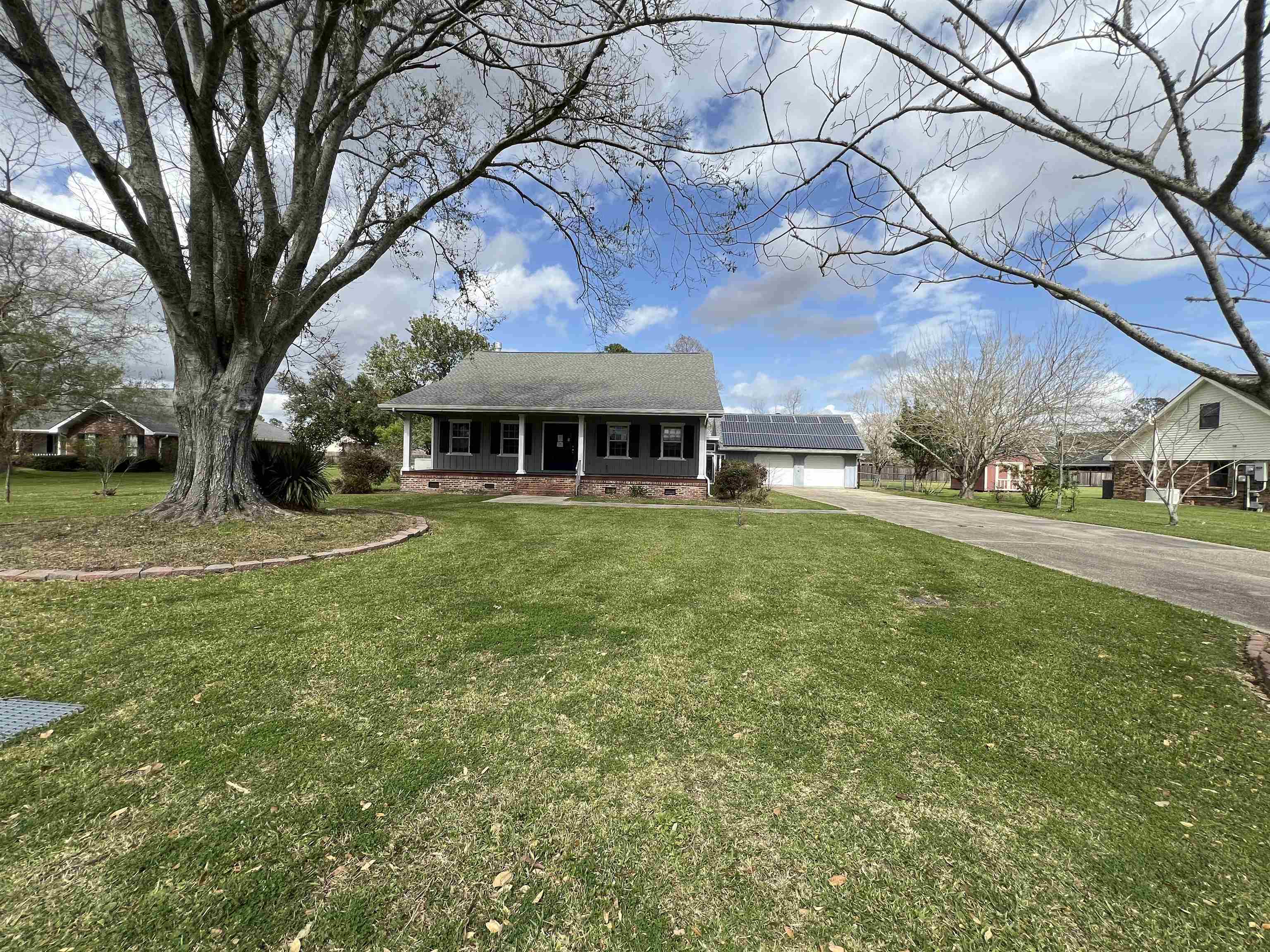 106 Sandalwood Dr