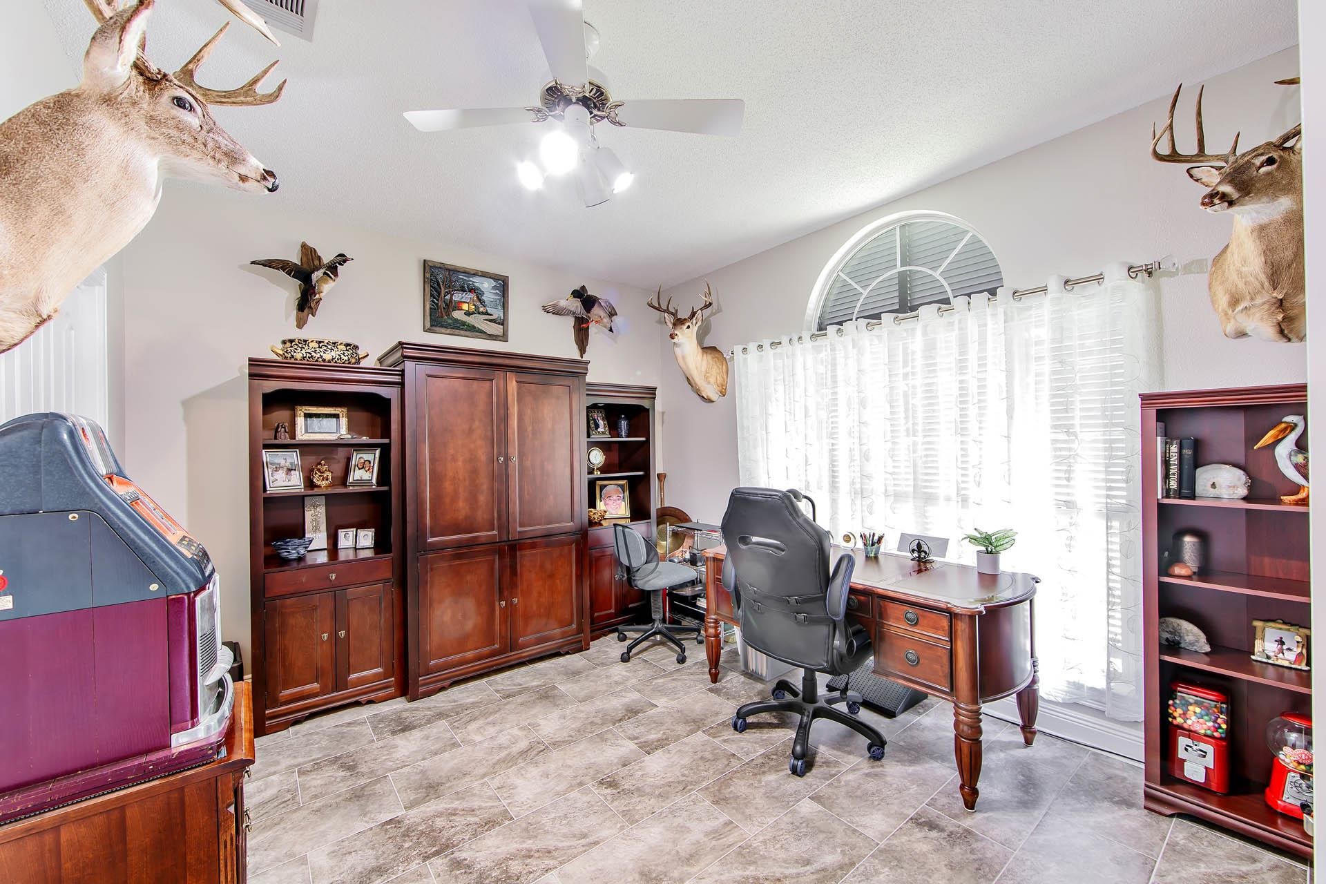 146 Meandering Way
