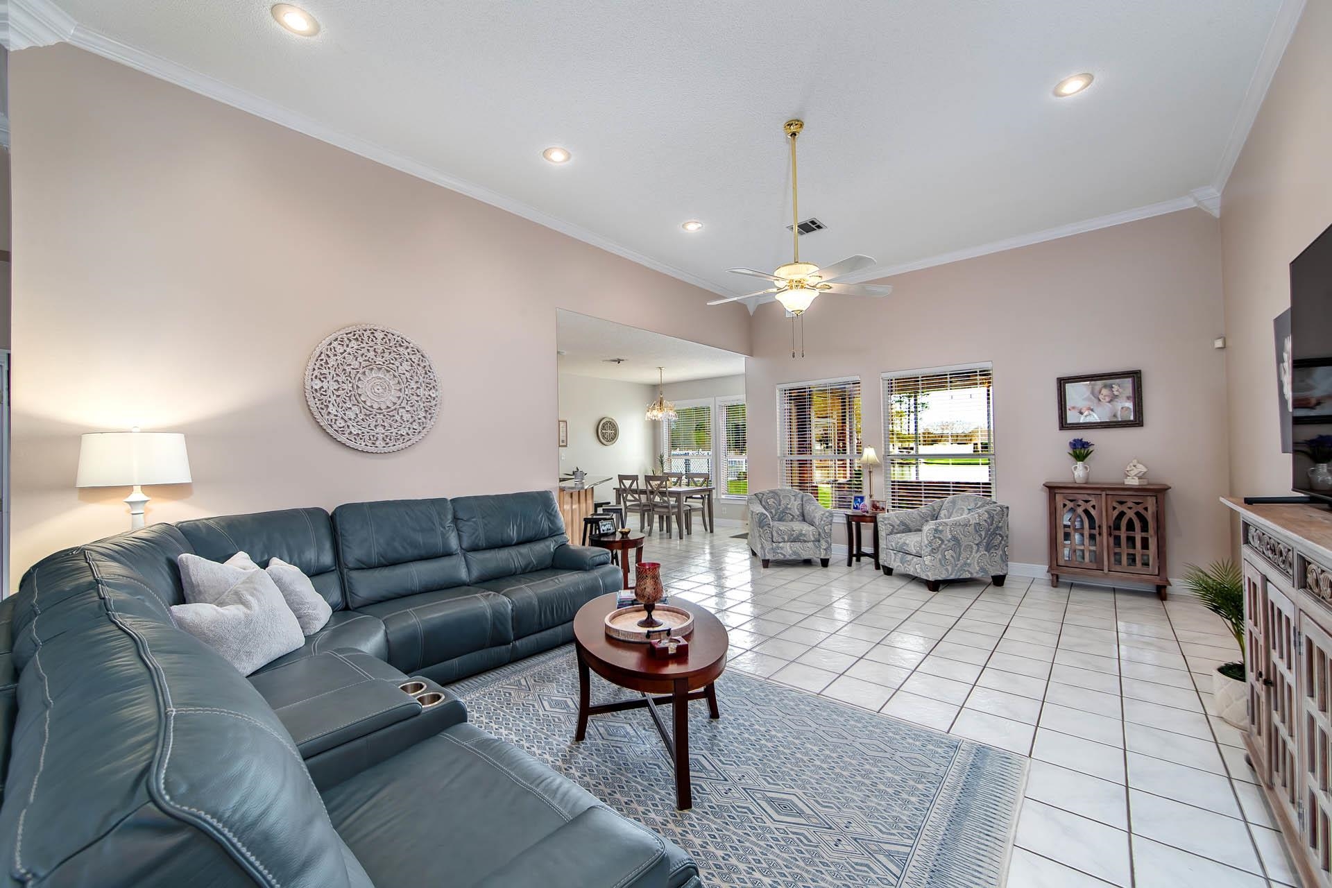 146 Meandering Way
