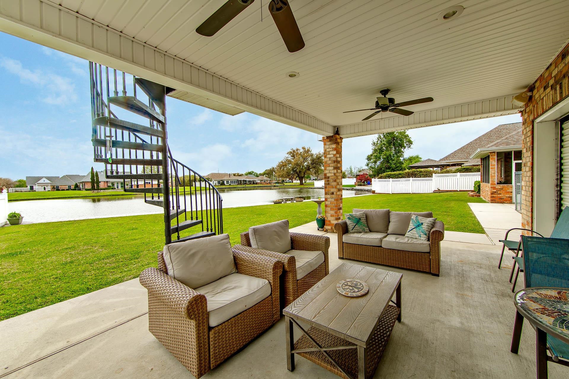 146 Meandering Way