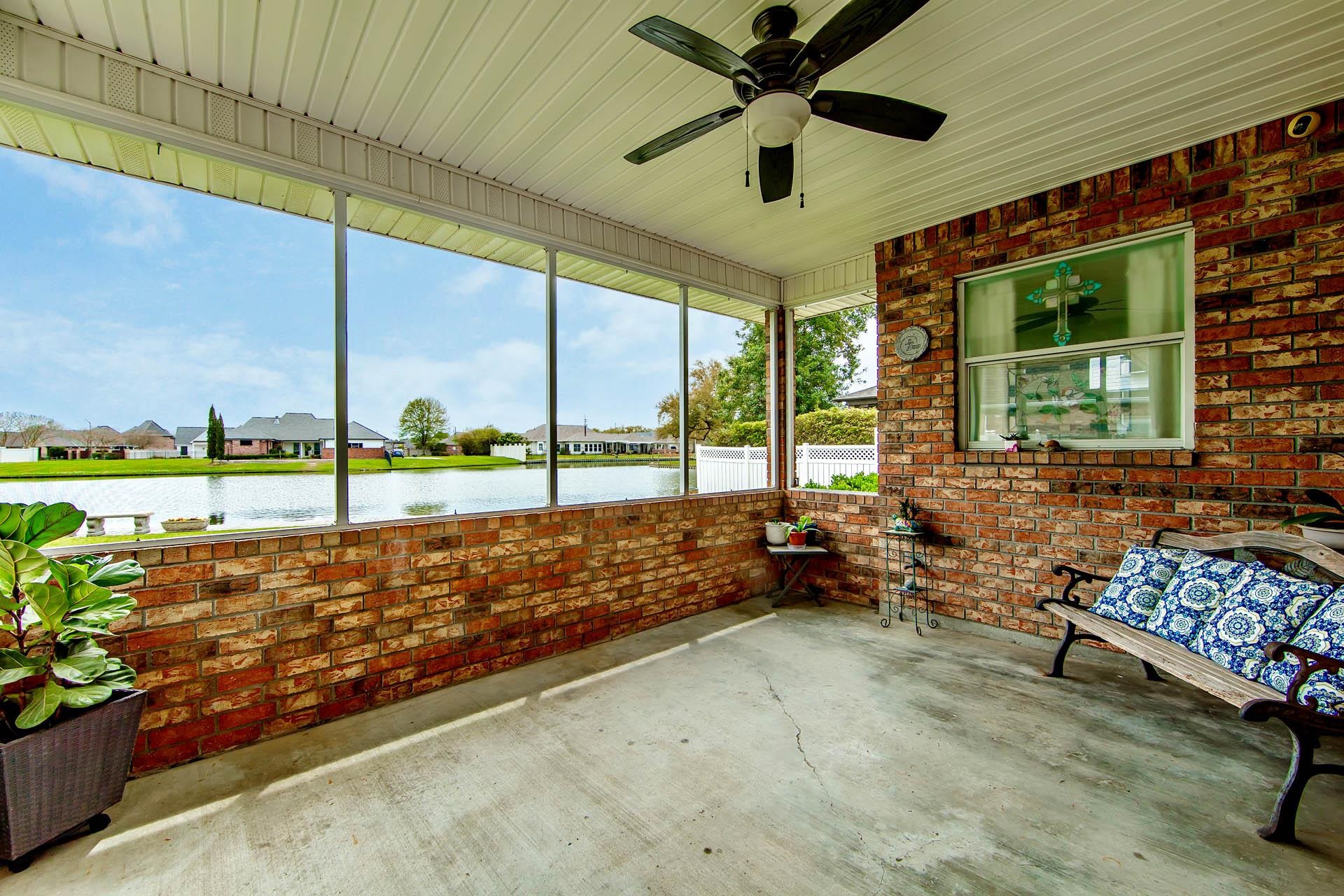146 Meandering Way
