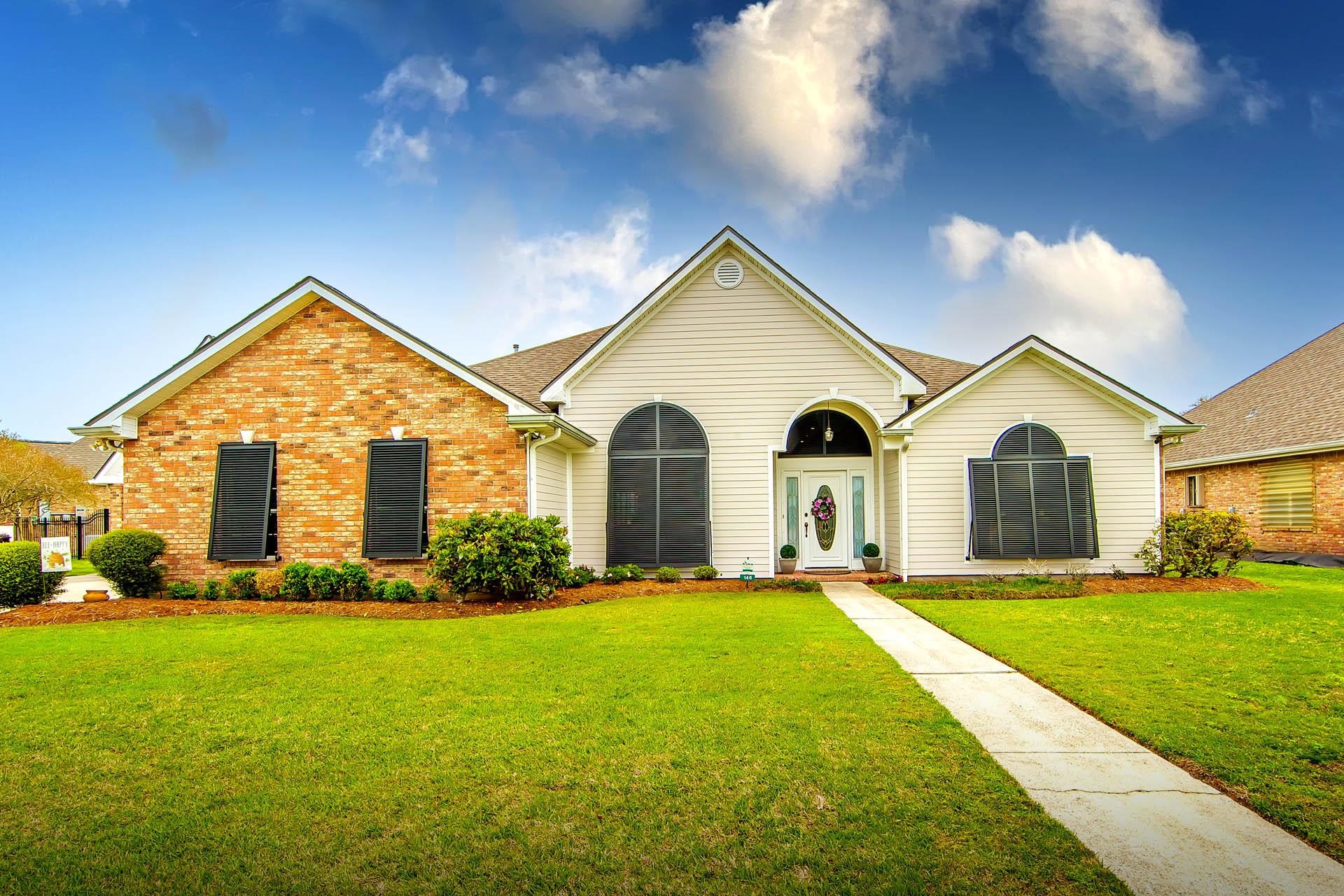 146 Meandering Way