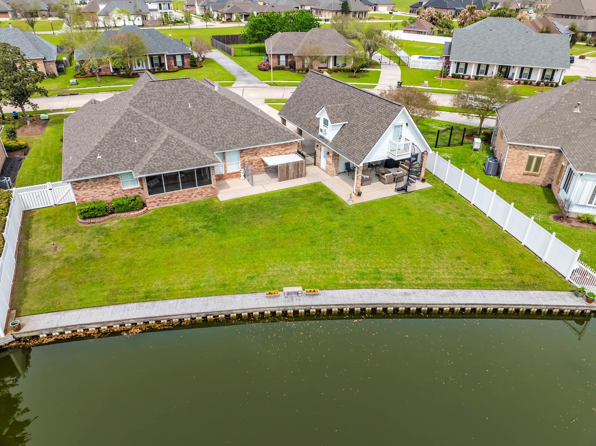 146 Meandering Way