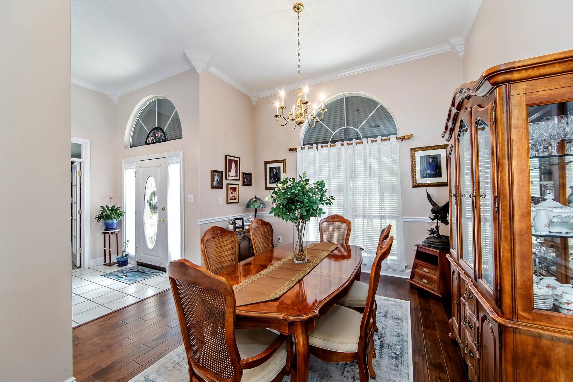 146 Meandering Way