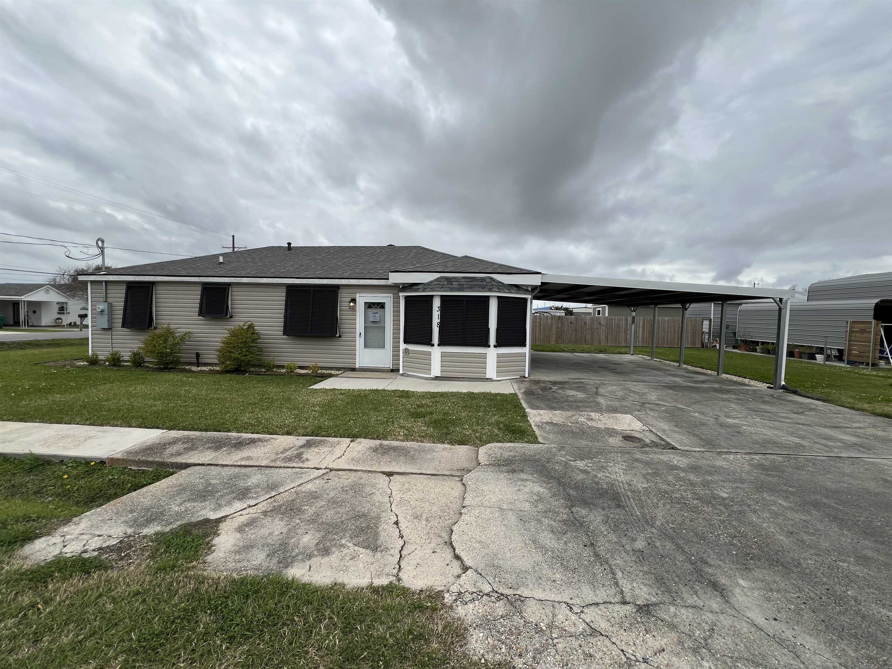 318 Walnut St