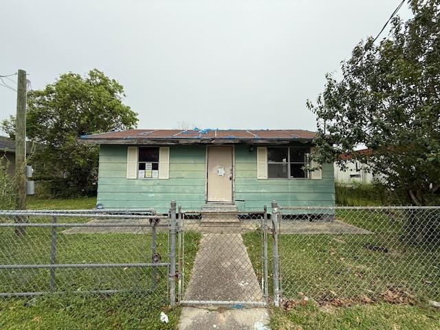 2620 Isaac St