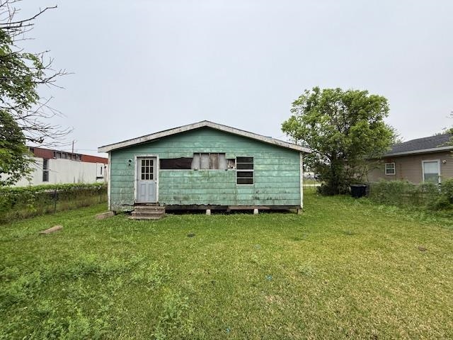 2620 Isaac St