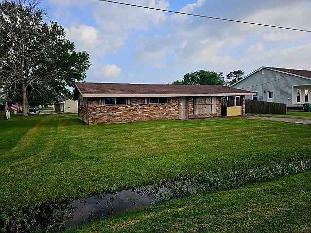 221 Thoroughbred Park Dr