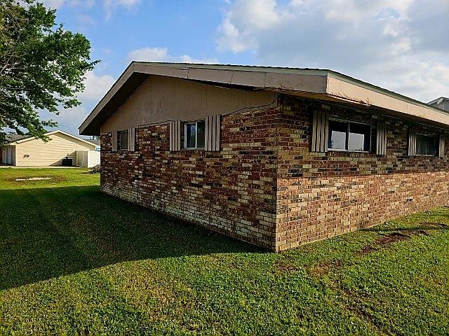 221 Thoroughbred Park Dr