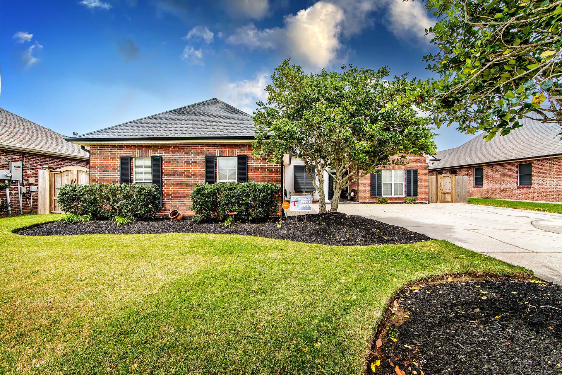 222 Ravensaide Drive