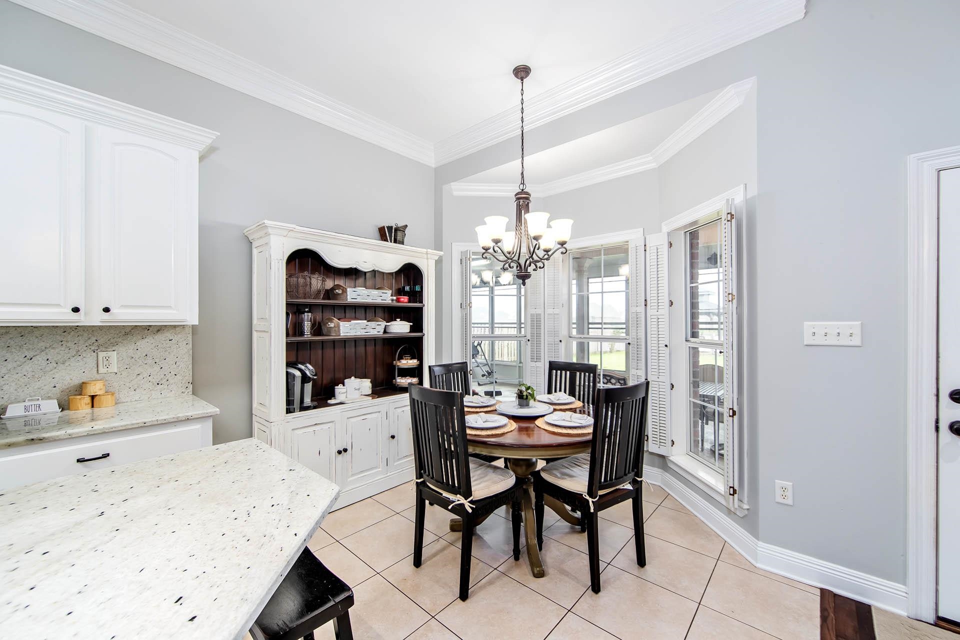 222 Ravensaide Drive
