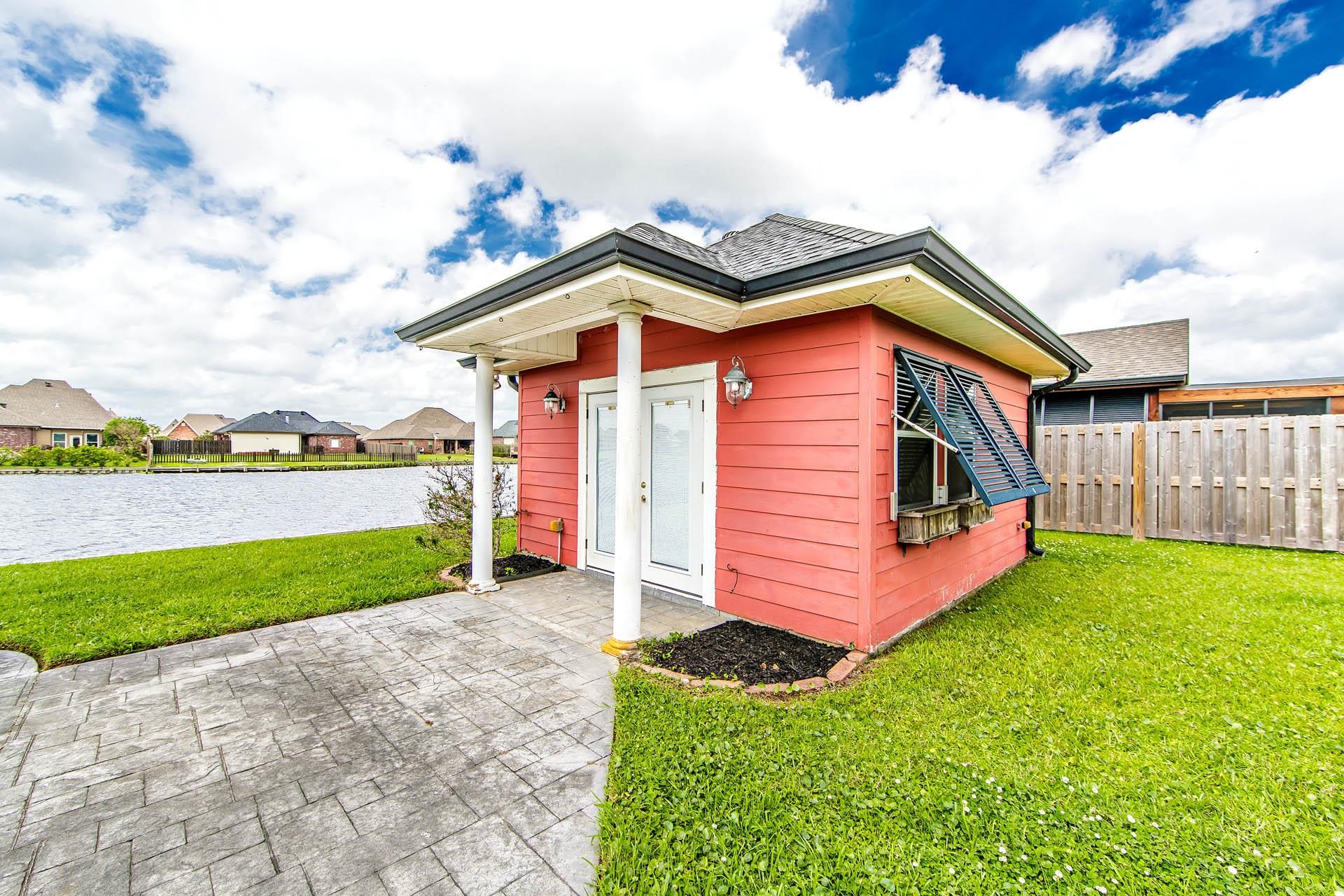 222 Ravensaide Drive