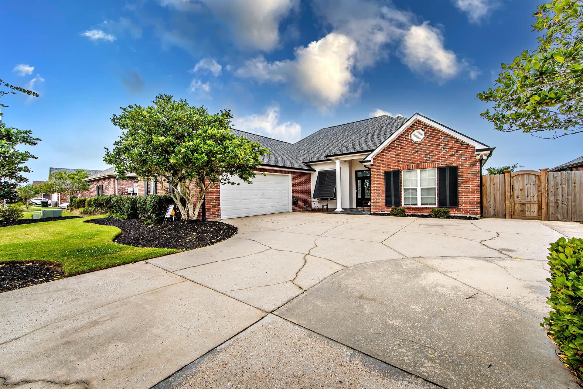 222 Ravensaide Drive