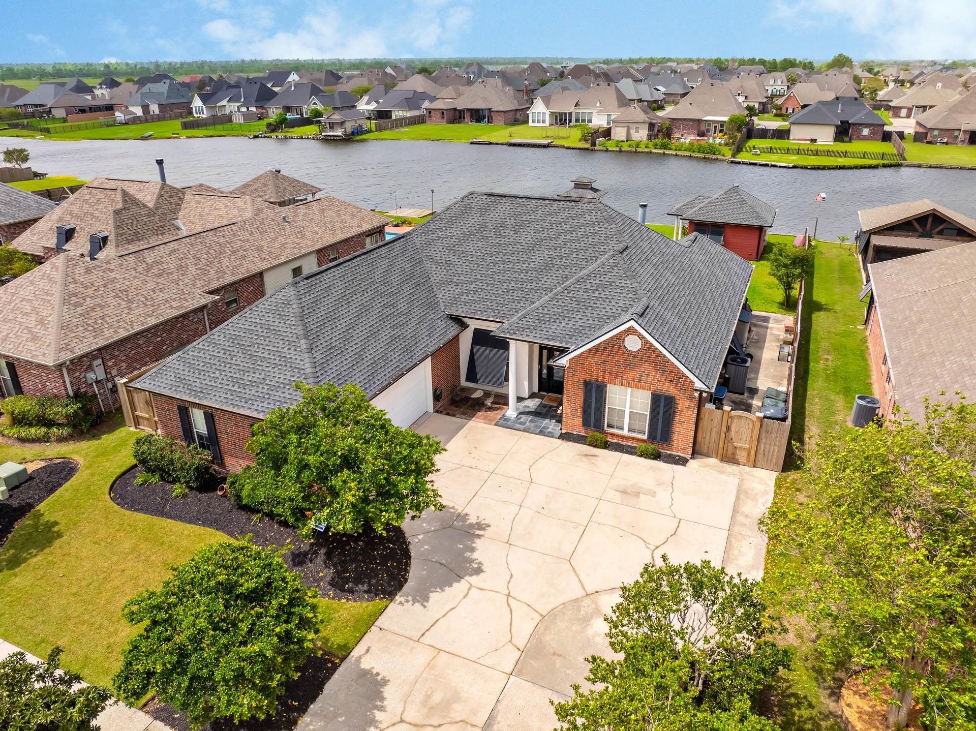 222 Ravensaide Drive