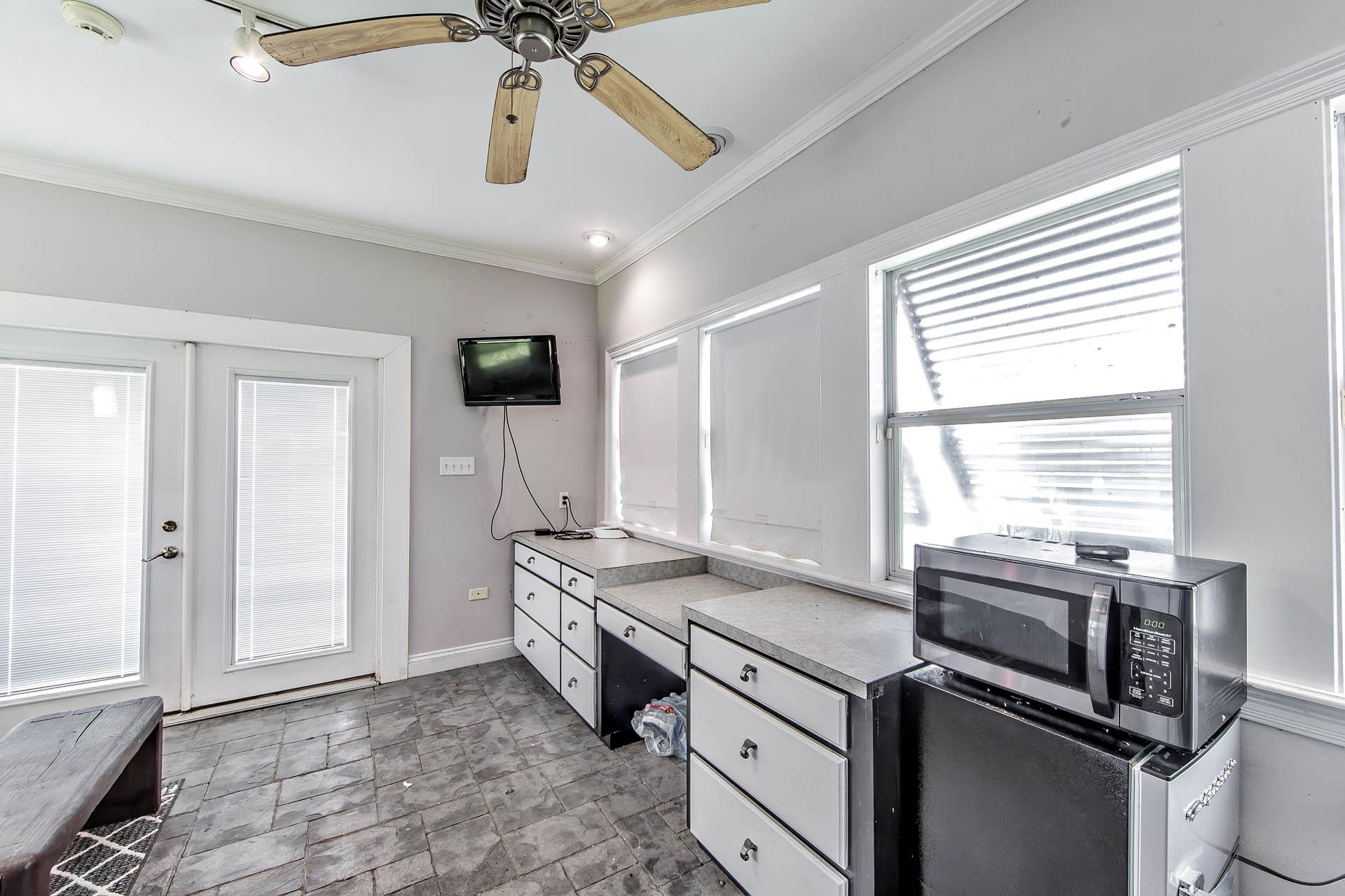 222 Ravensaide Drive