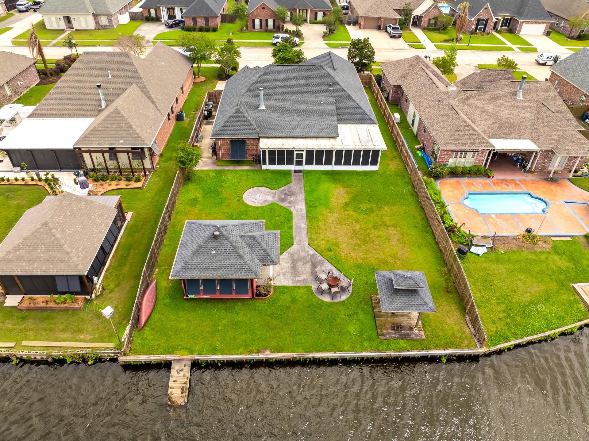 222 Ravensaide Drive