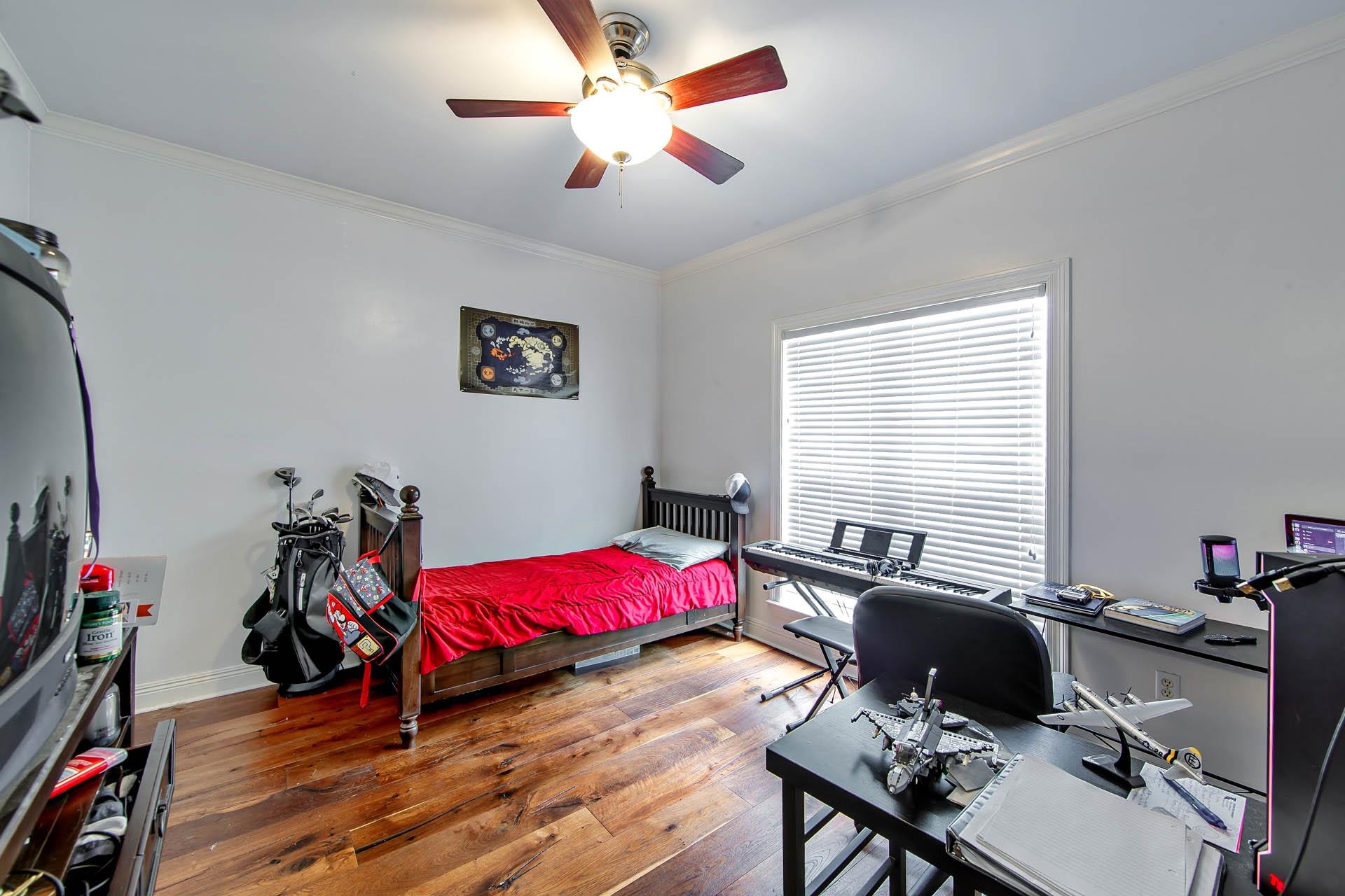 222 Ravensaide Drive