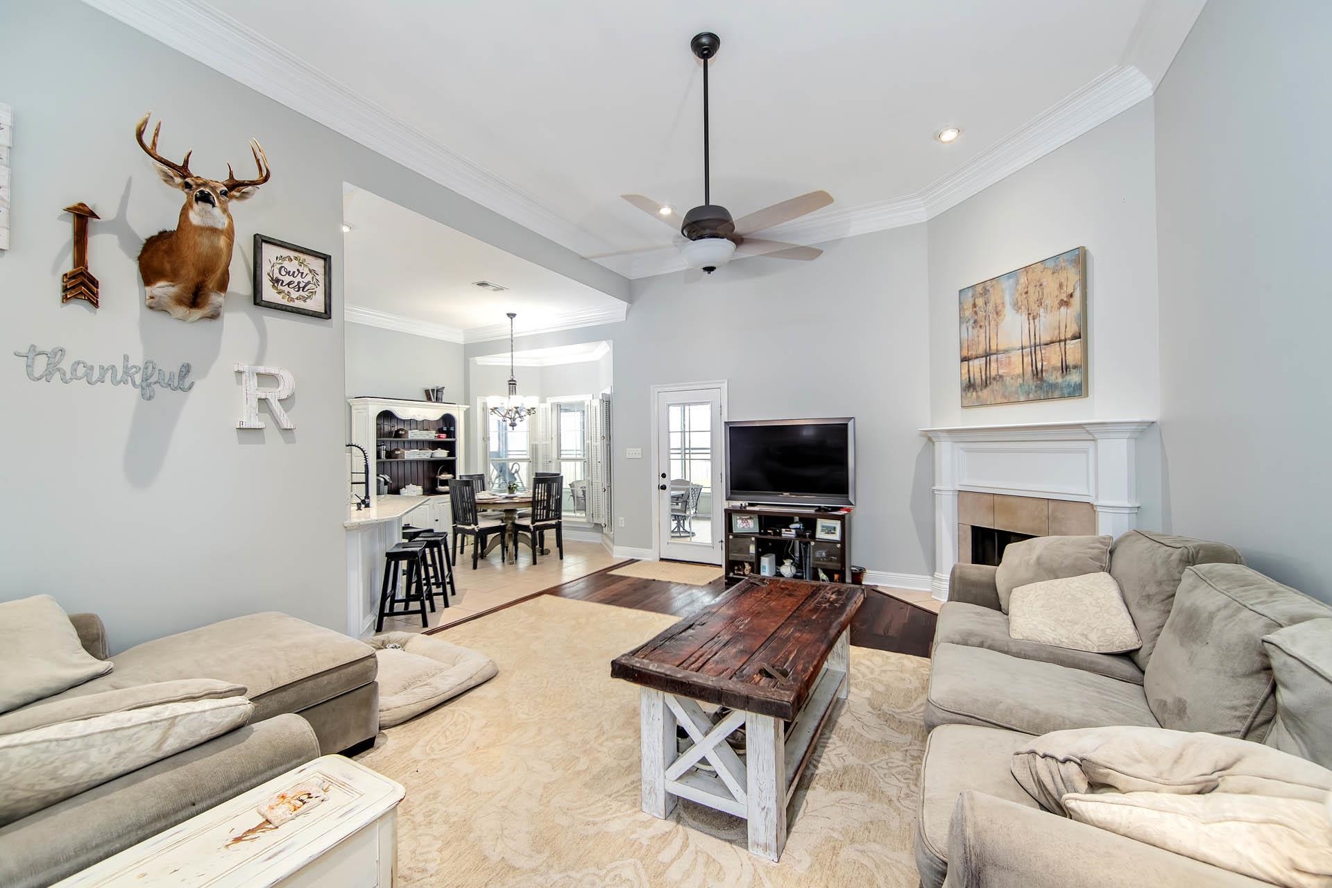 222 Ravensaide Drive