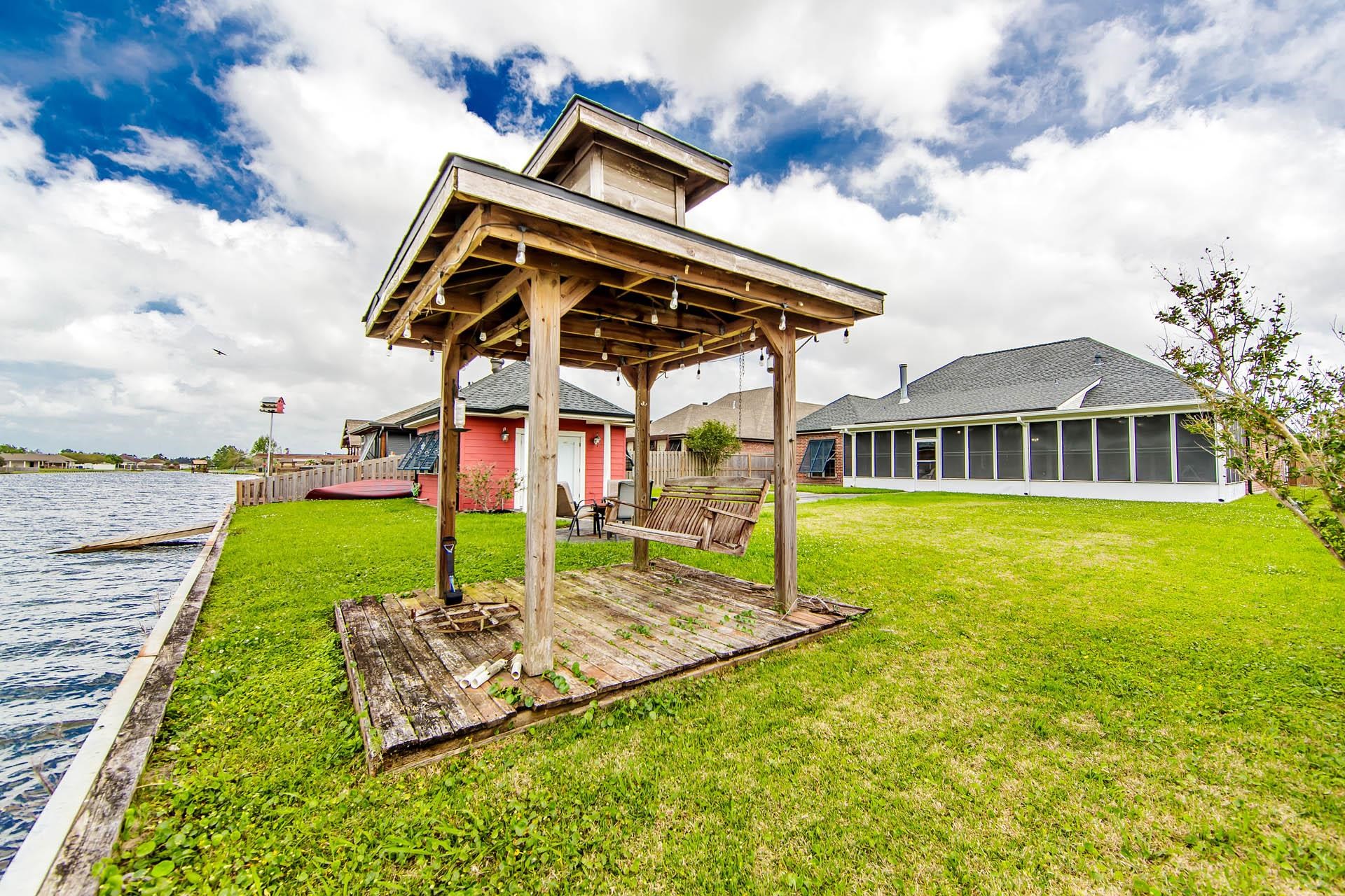 222 Ravensaide Drive