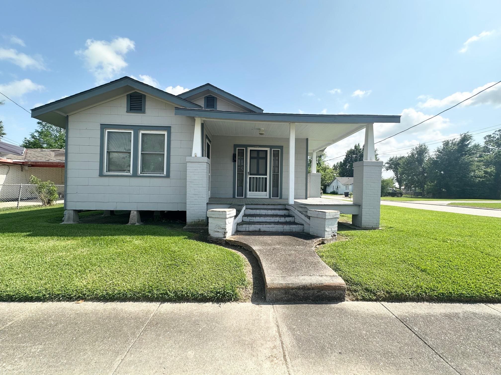 1300 Honduras Street