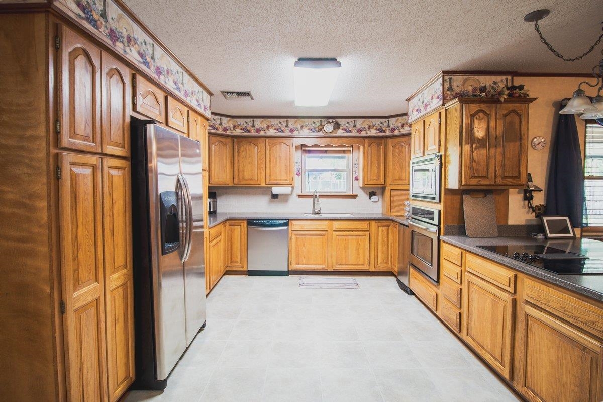 115 Louis Dr