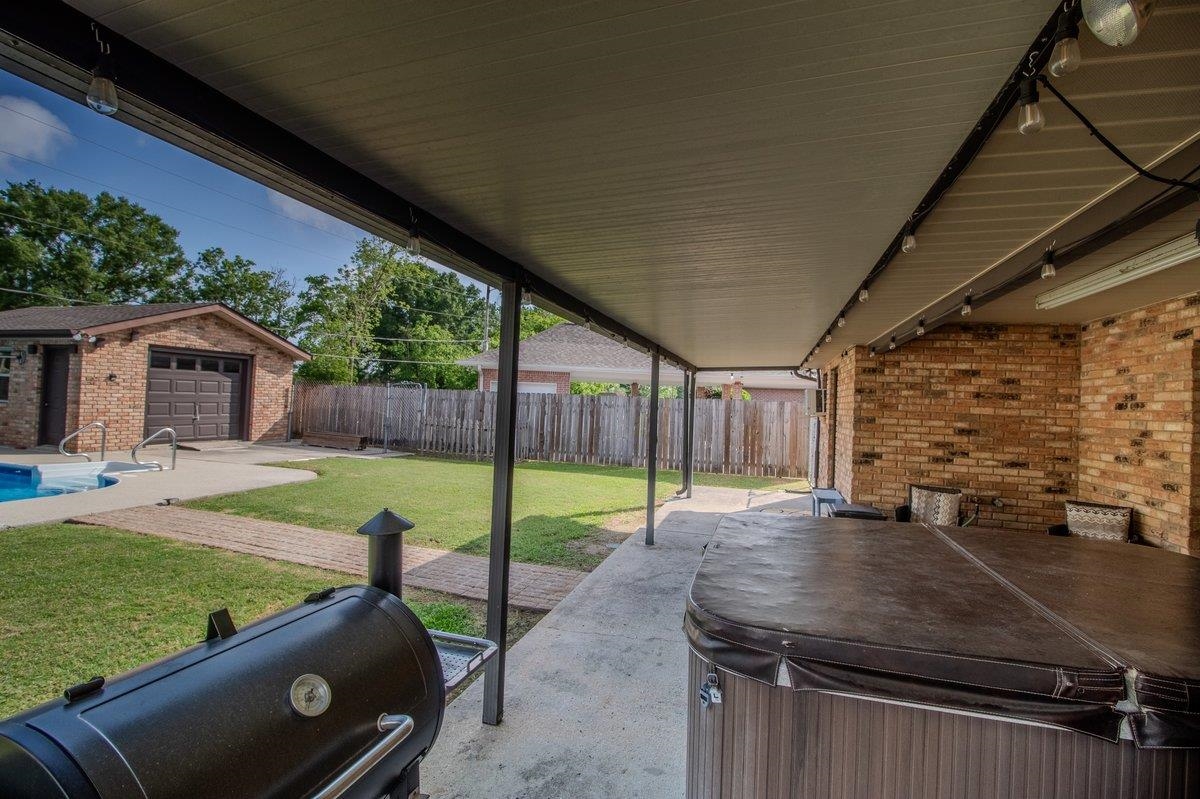 115 Louis Dr