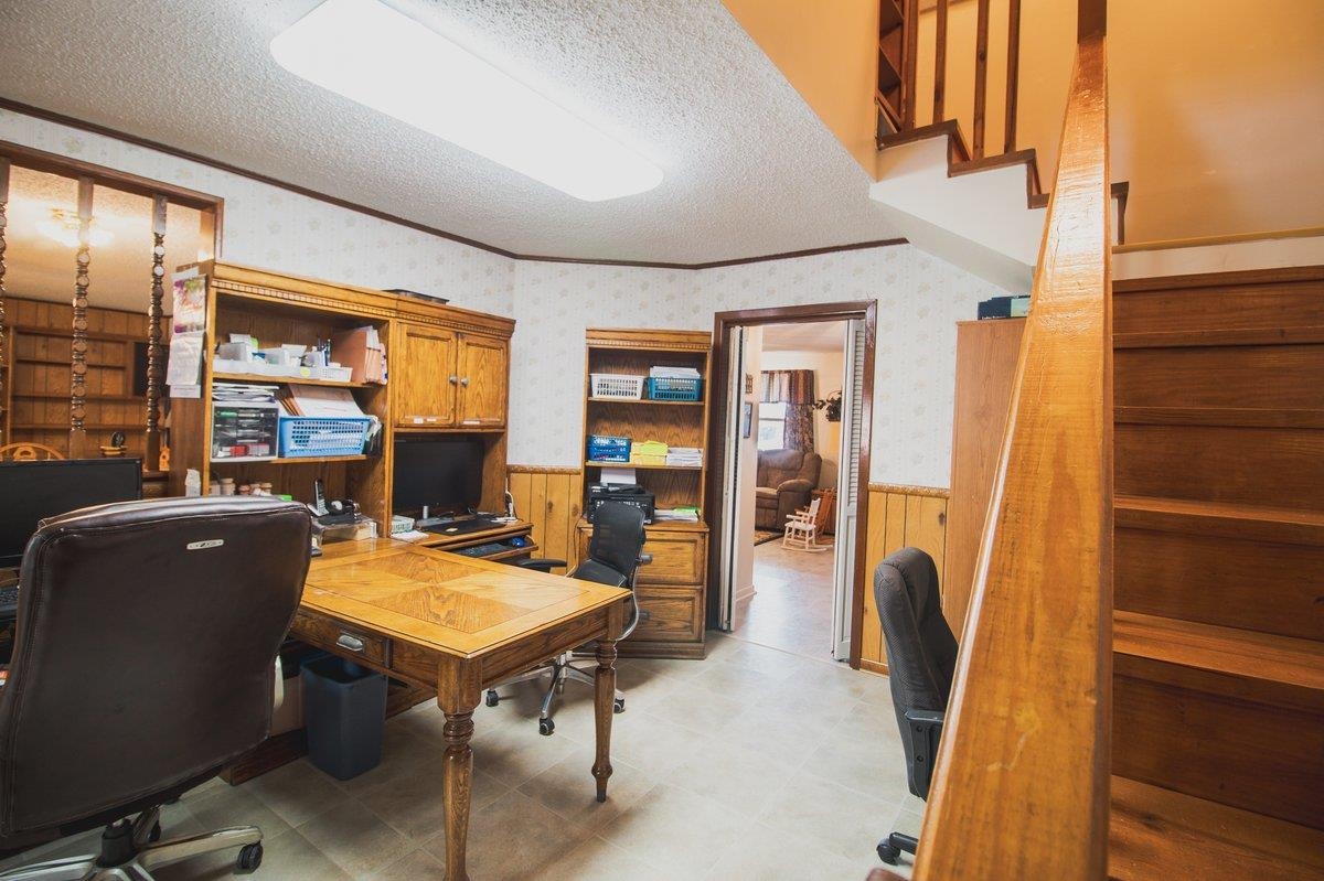 115 Louis Dr