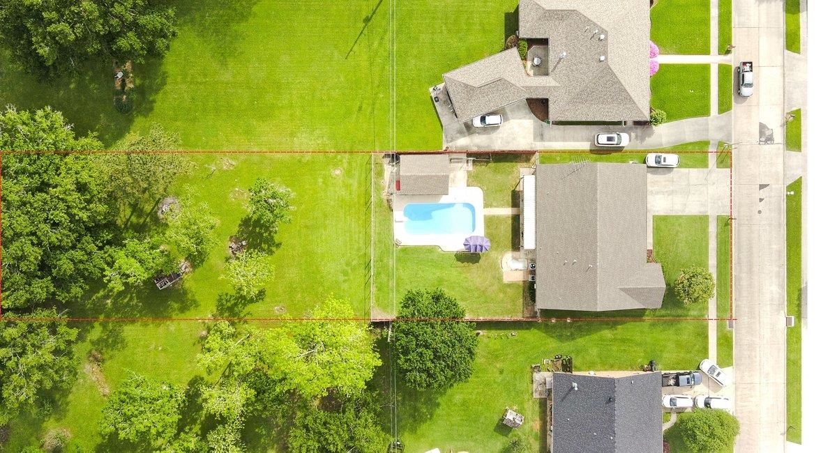 115 Louis Dr