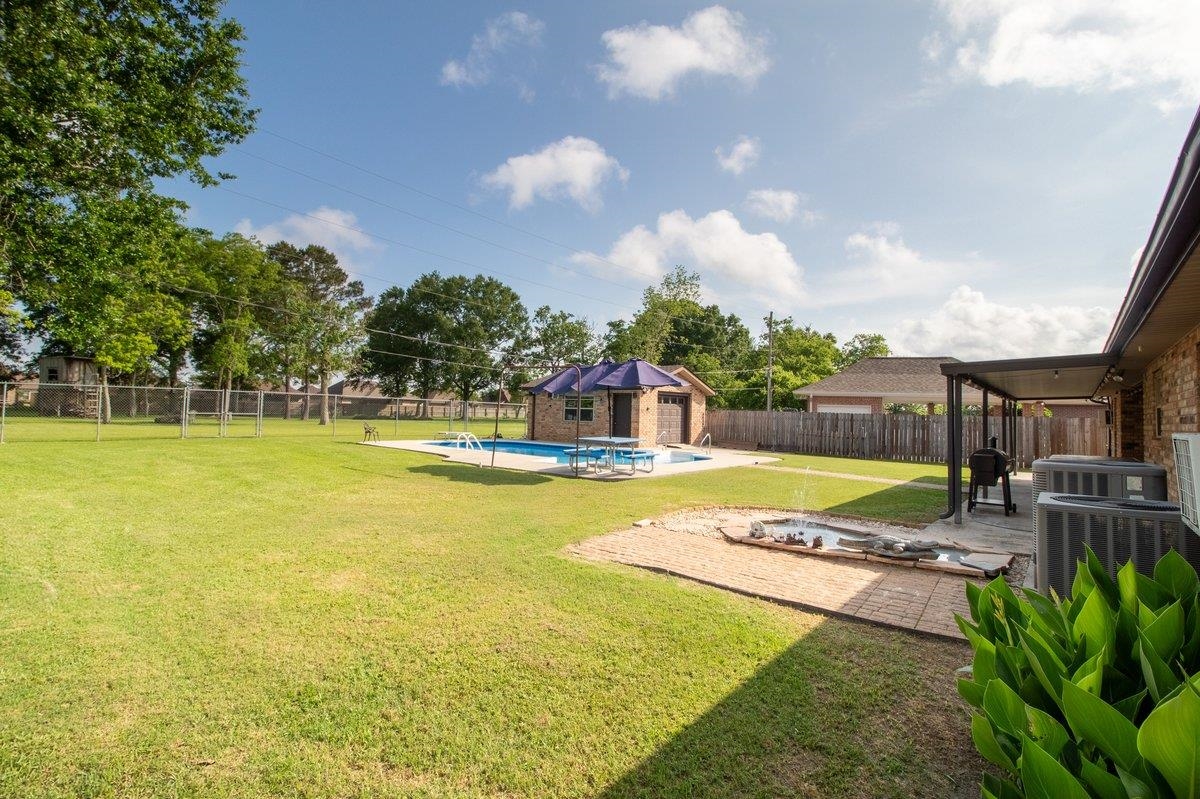 115 Louis Dr