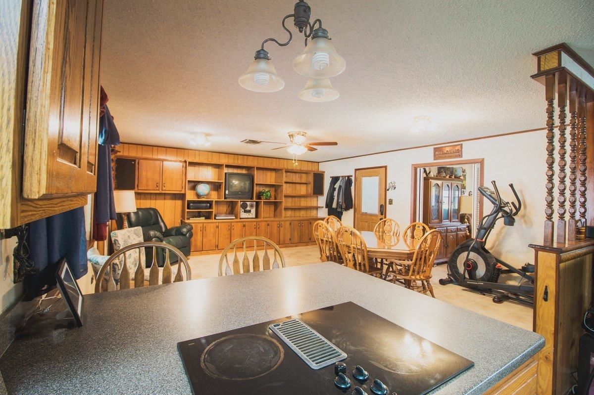 115 Louis Dr
