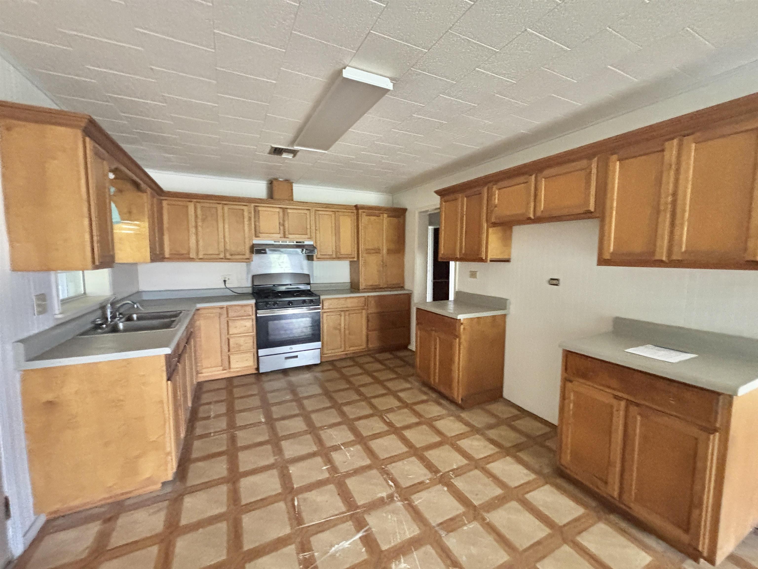 172 East 45th Street