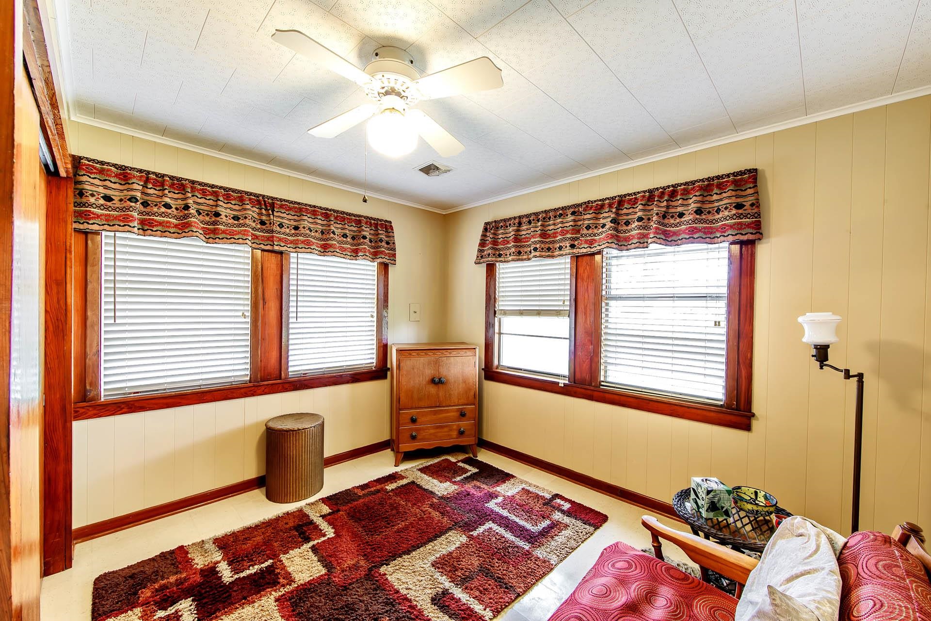 1367 Highway 304