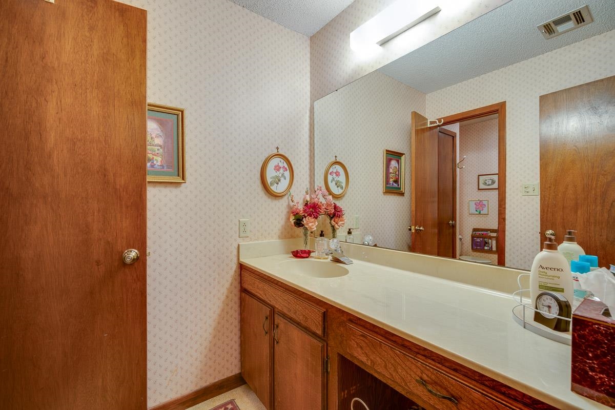 816 Chene Dr