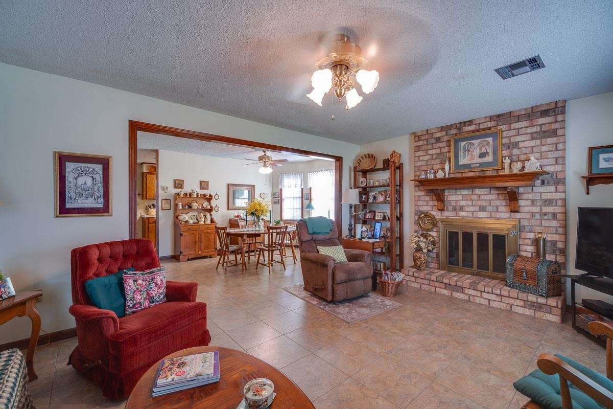 816 Chene Dr