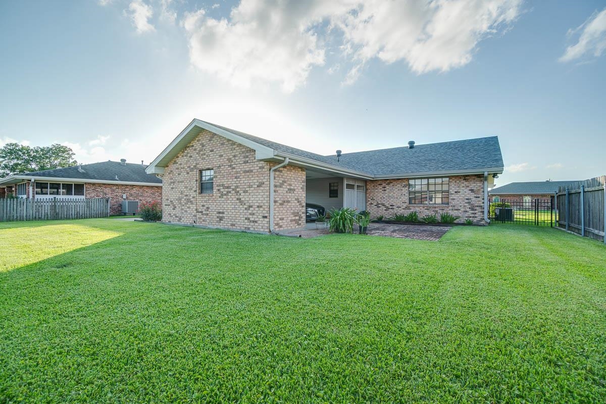 816 Chene Dr