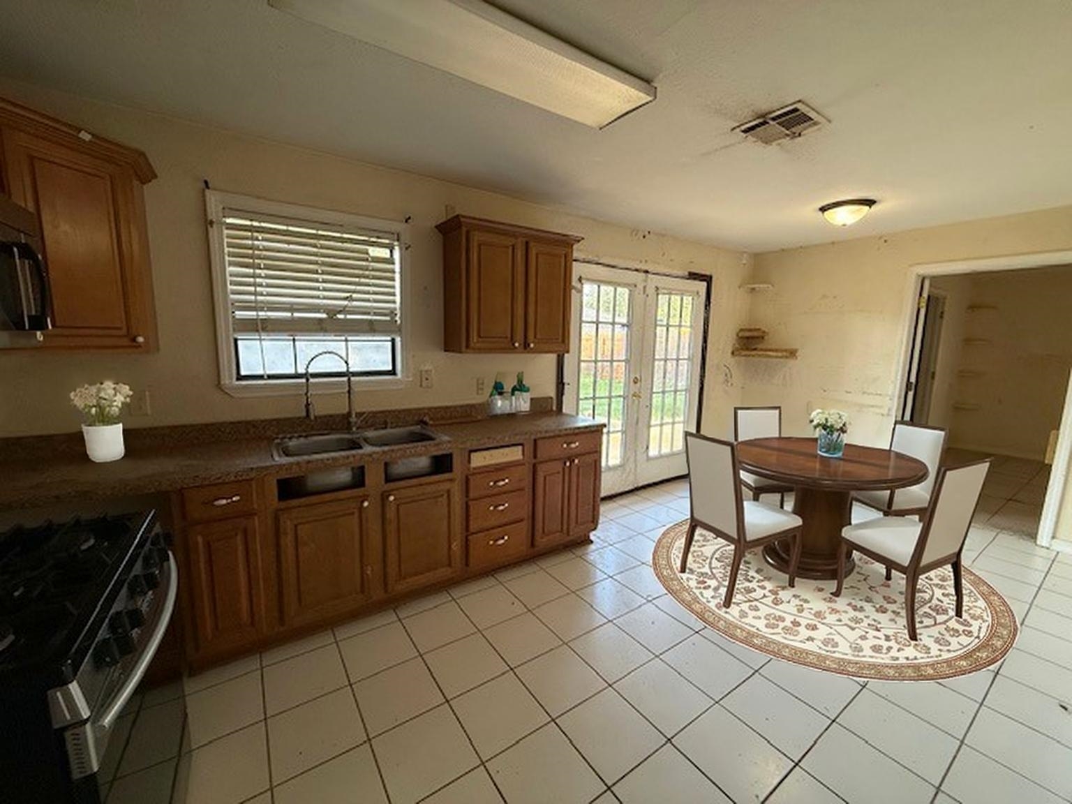 204 Oakshire Dr
