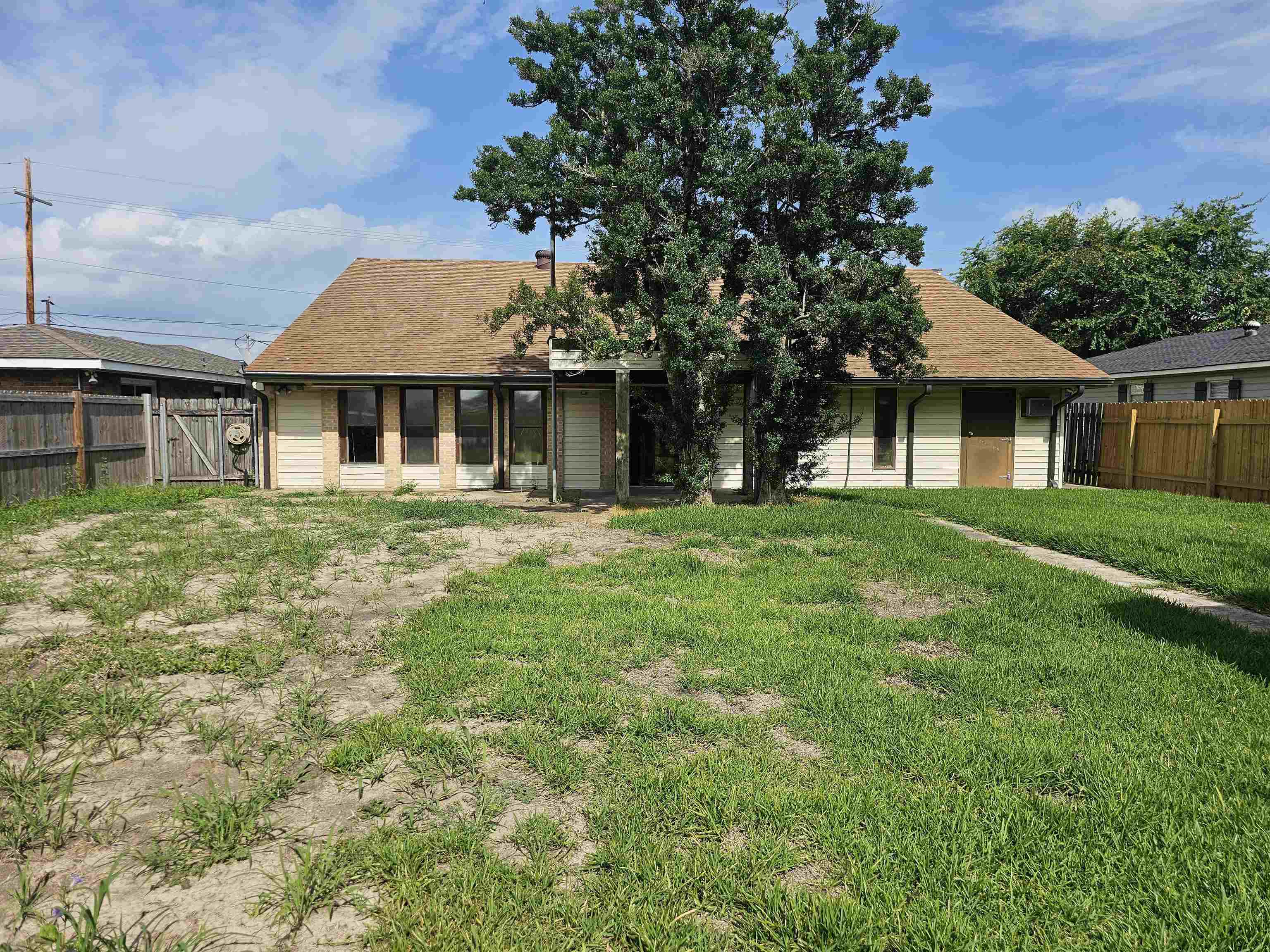 904 Tiger Dr