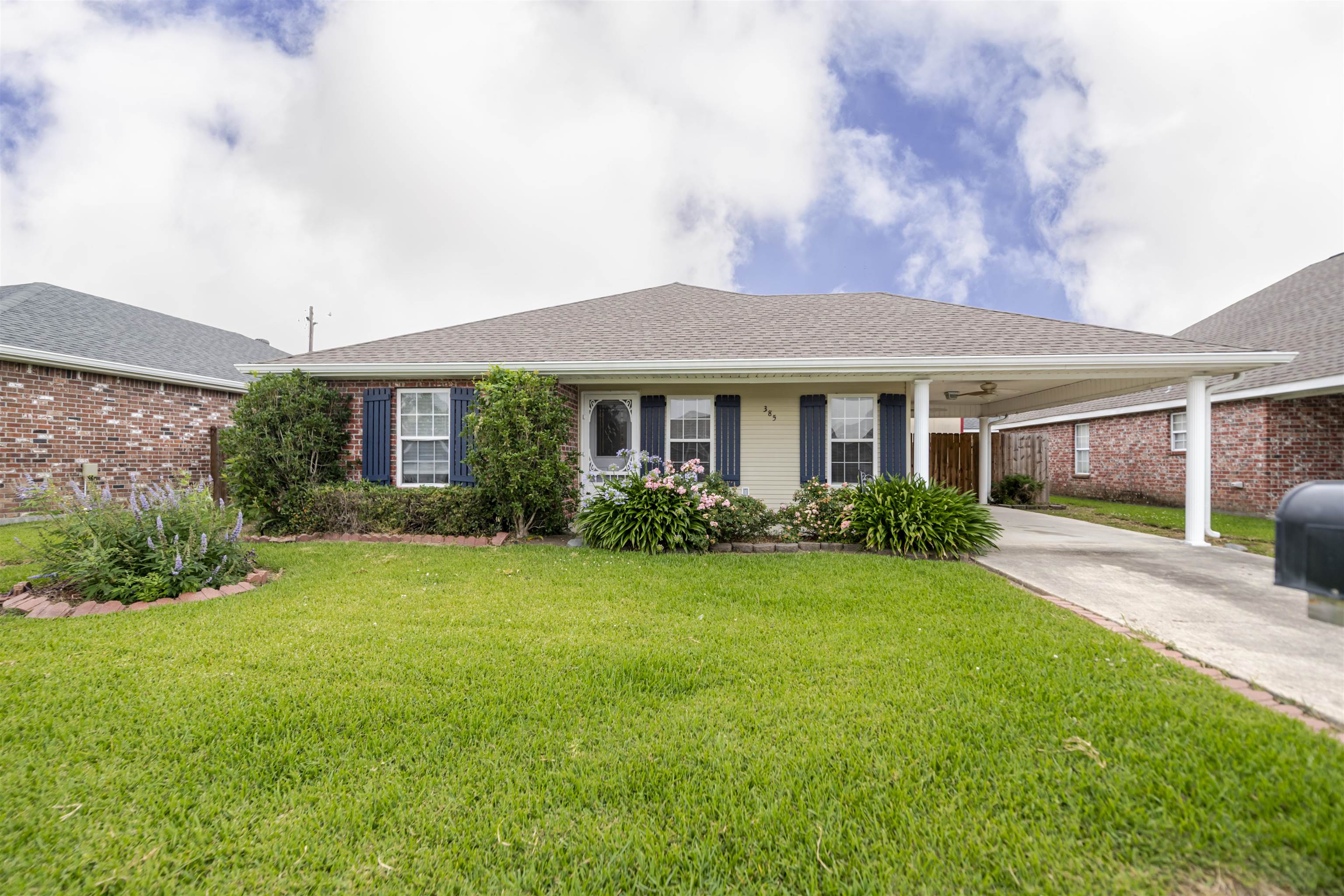 385 Garden View Dr